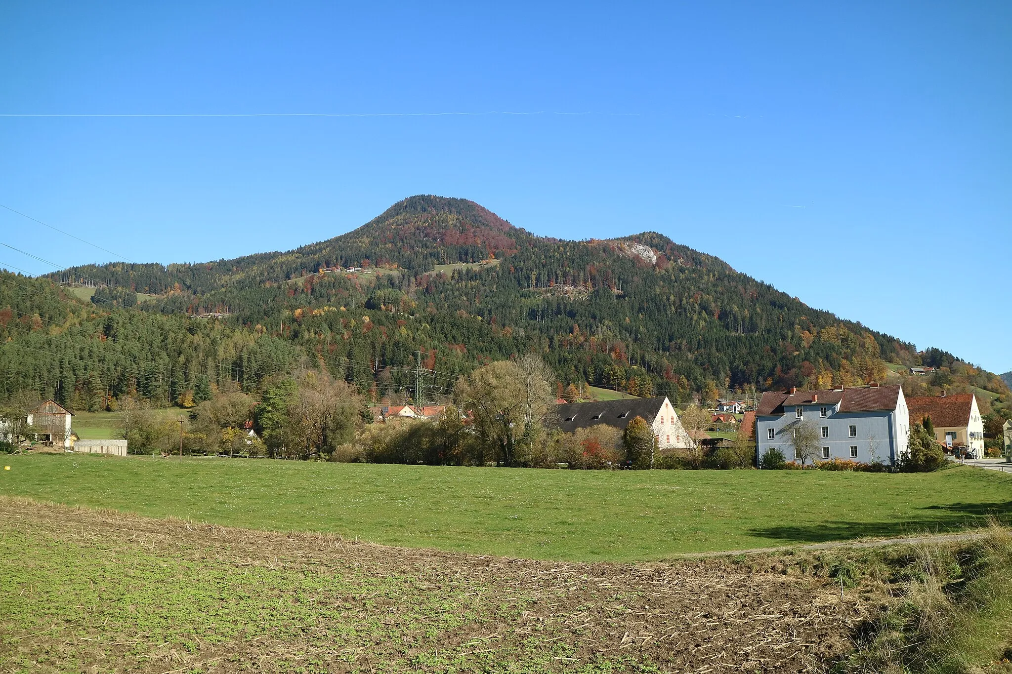 Photo showing: Schifall und Kreuzkogel von Südwesten bei Laufnitzdorf, Stadtgemeinde Frohnleiten, Steiermark