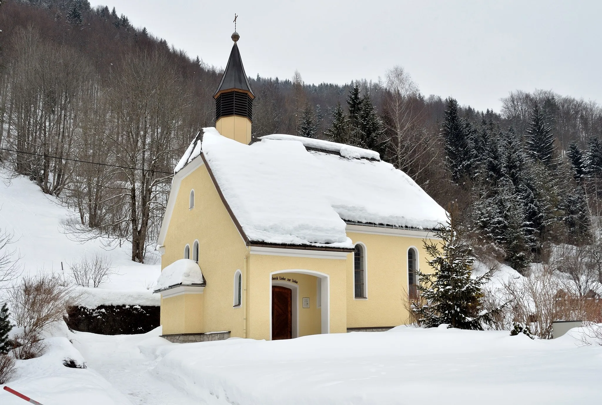 Photo showing: The subsidiary church at Rosenau am Hengstpaß, Upper Austria, is protected as a cultural heritage monument.