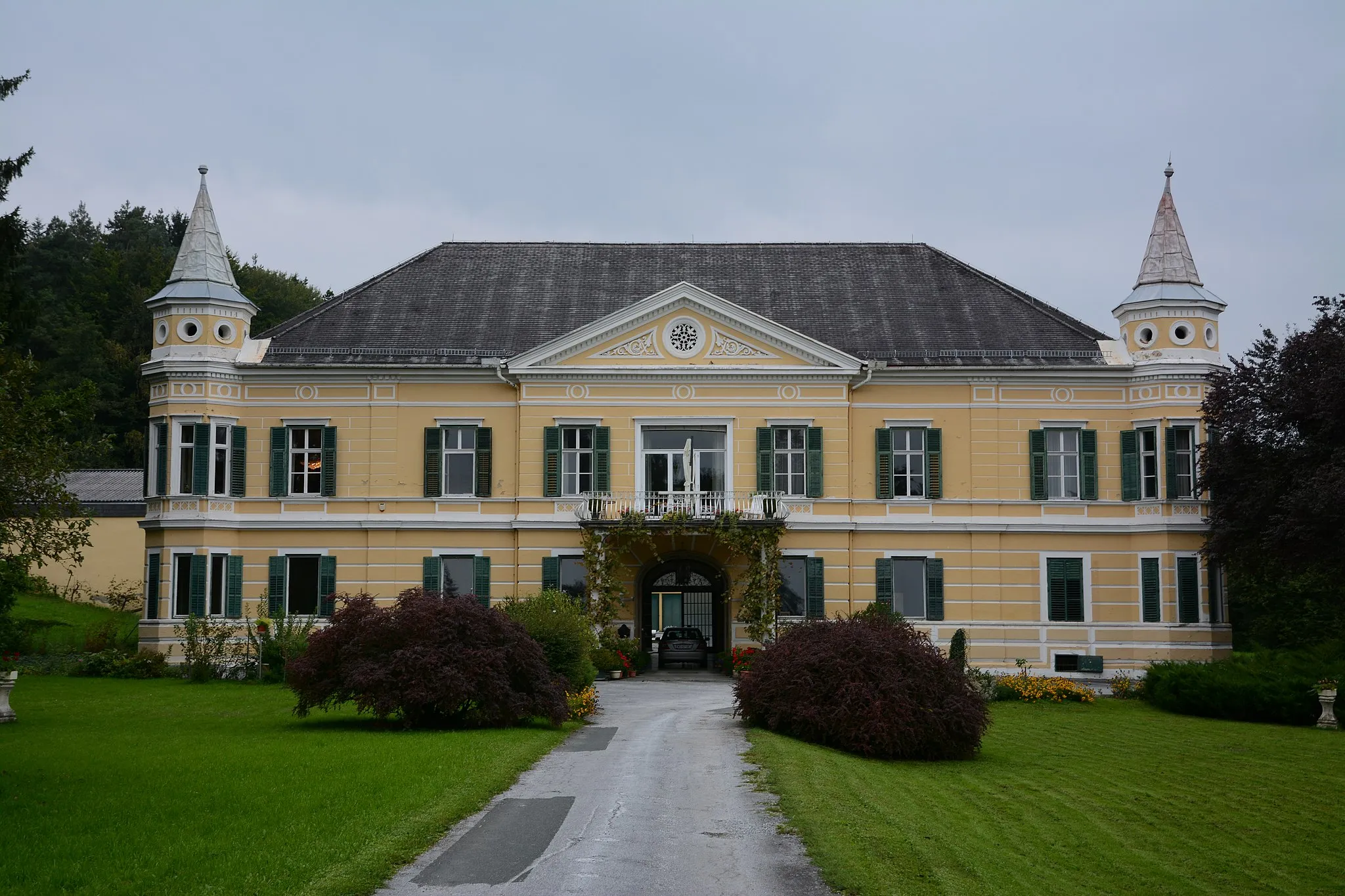 Photo showing: Schloss Uhlheim