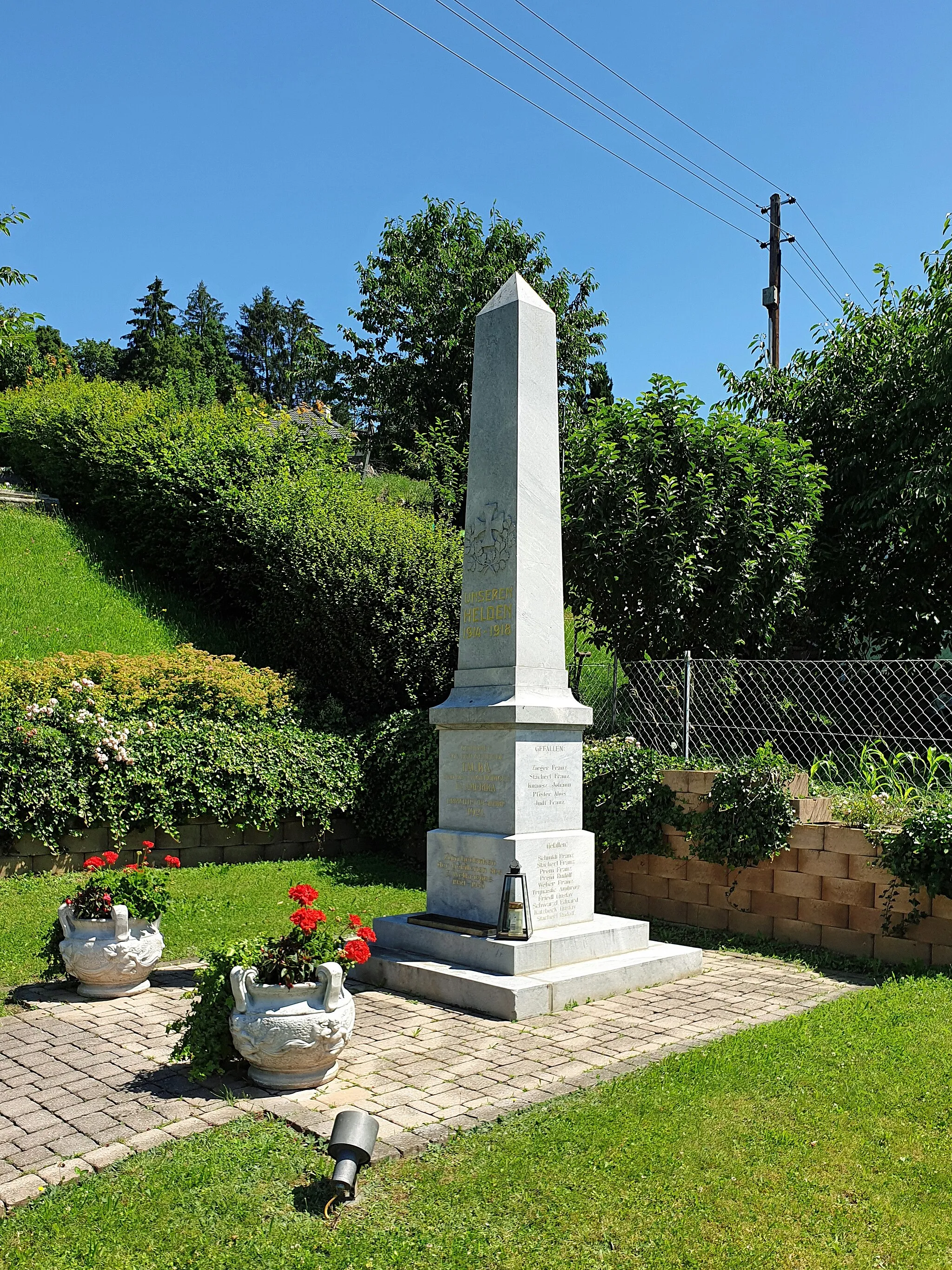 Photo showing: Kriegerdenkmal in Tauka, Marktgemeinde Minihof-Liebau.