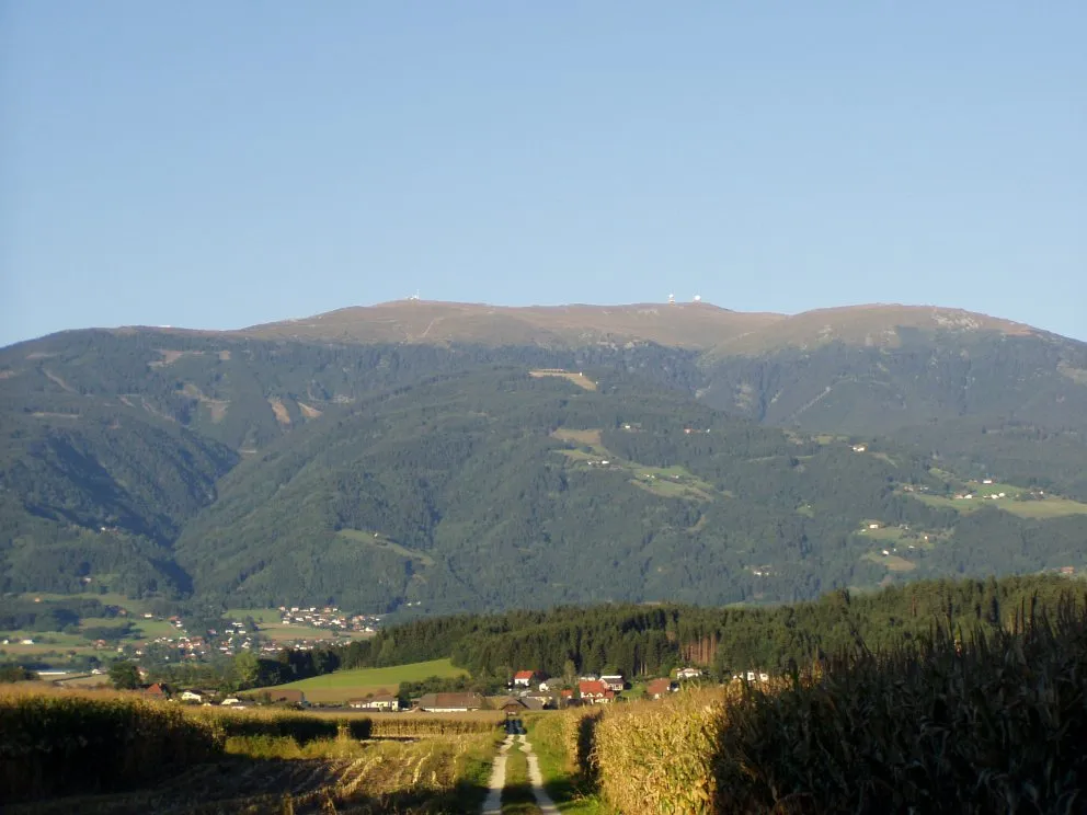 Photo showing: Koralpe (mountain) seen from the Lavanttal