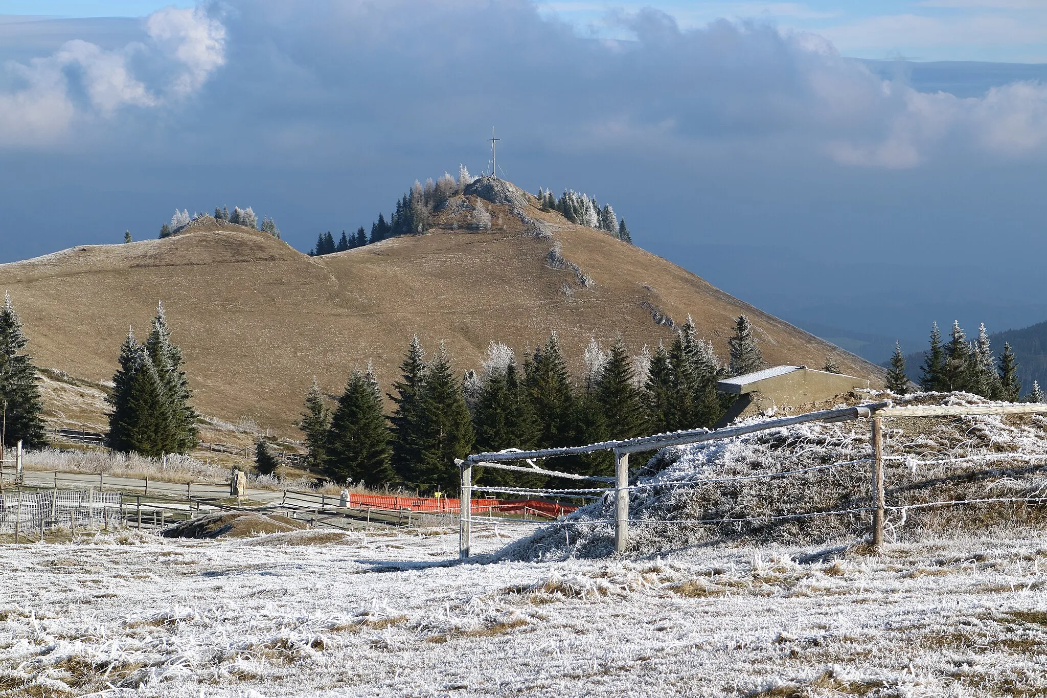 Photo showing: Blick vom Wölkerkogel zum Brandkogel, Stubalpe (Steiermark)