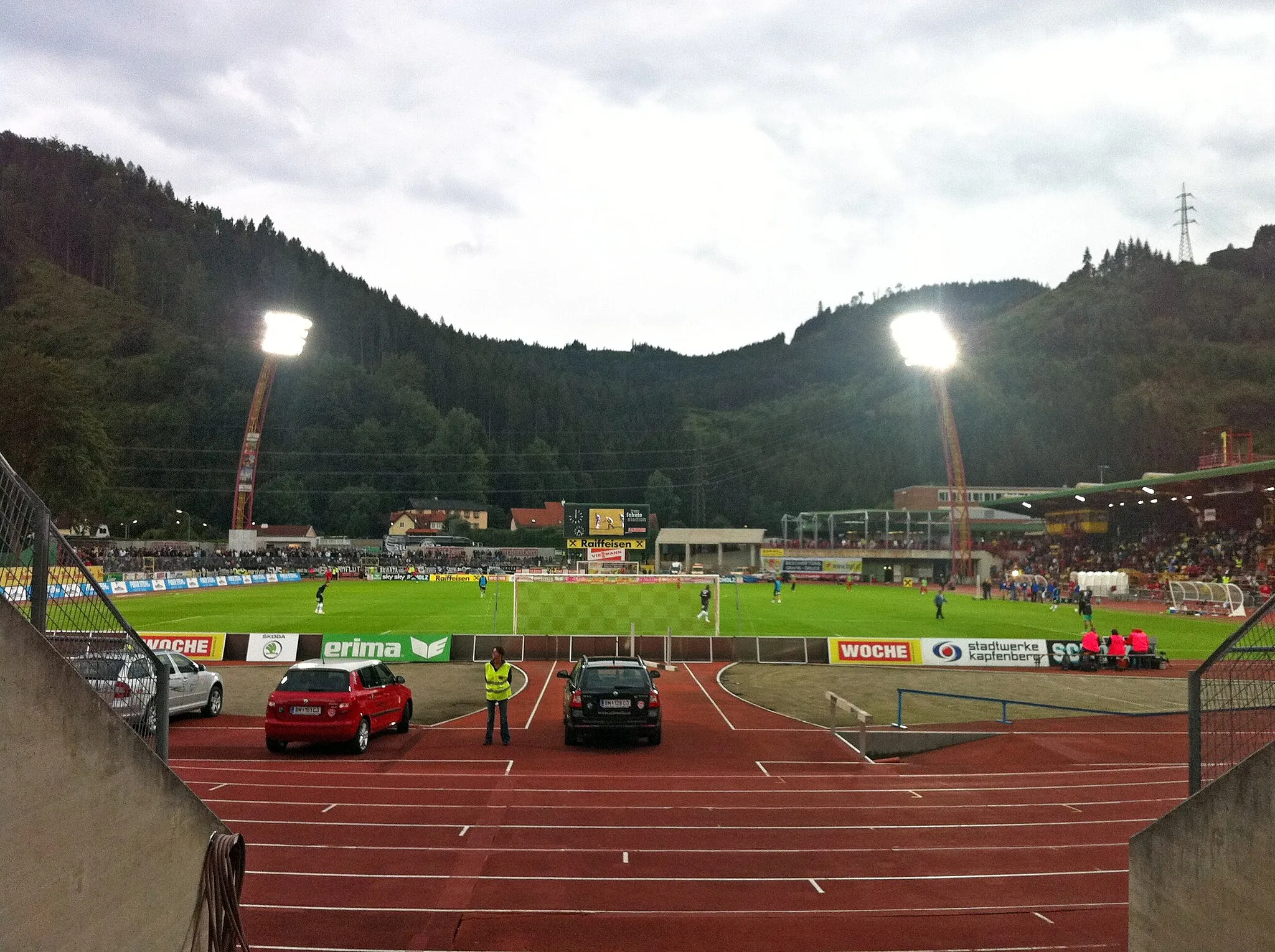 Photo showing: Franz-Fekete-Stadion, Kapfenberg,

beim Spiel Kapfenberger SV-Sturm Graz (3:0), 30. Juli 2011