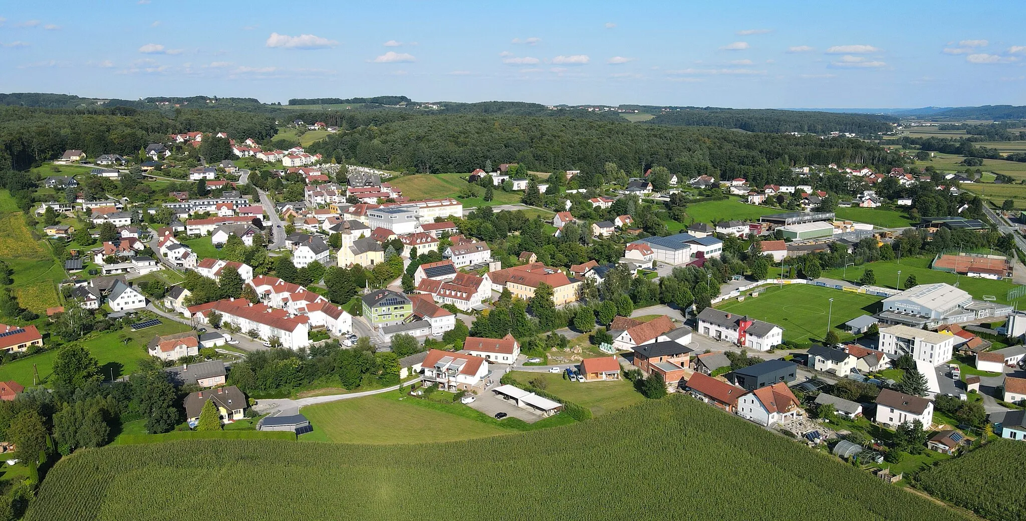 Photo showing: West view of Sinabelkirchen, Austria.
