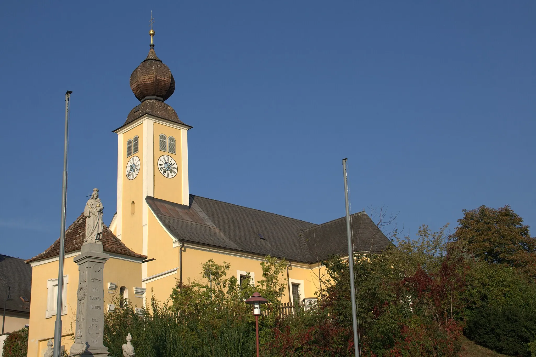 Photo showing: Kath. Pfarrkirche hl. Bartholomäus