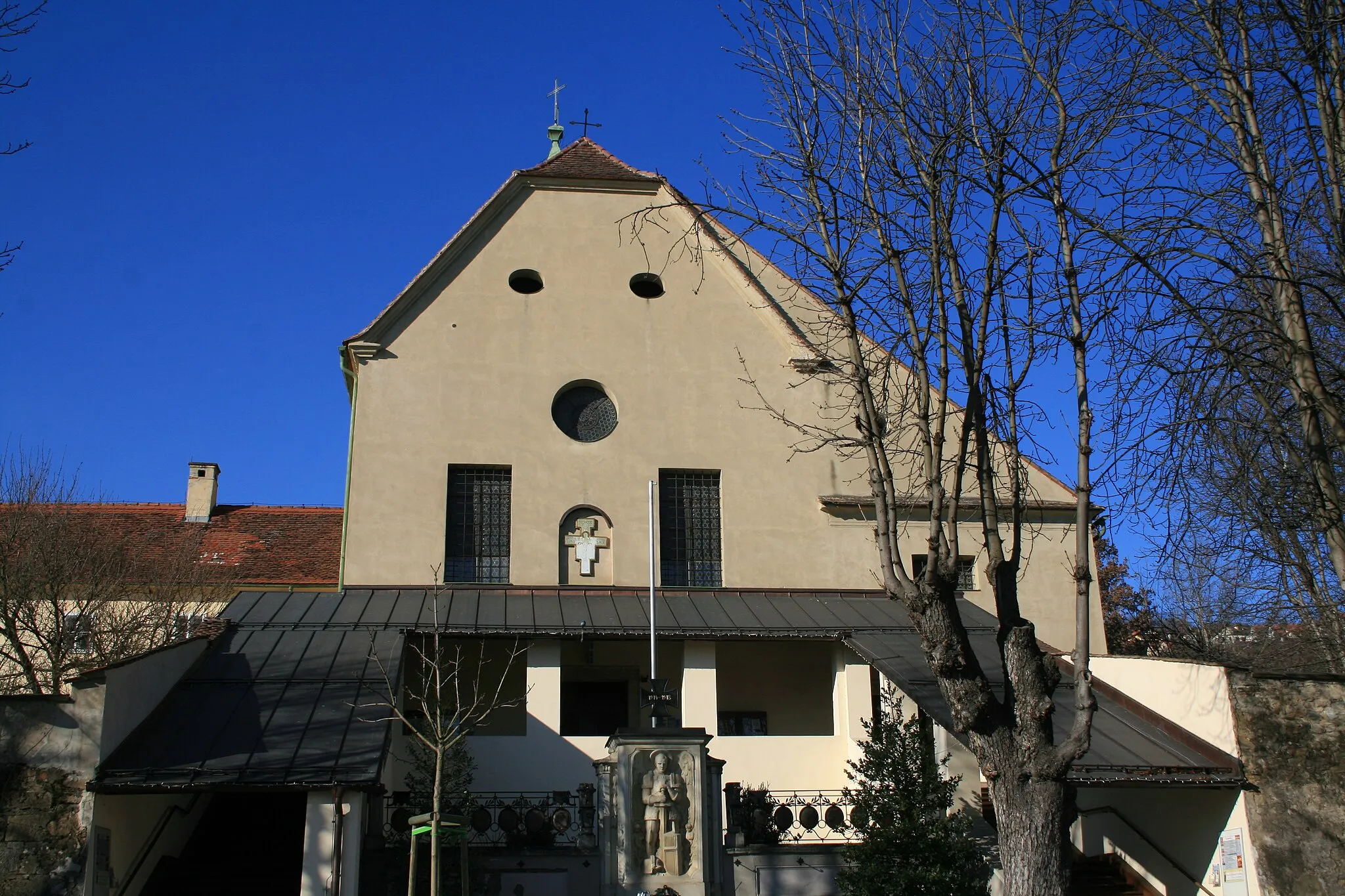 Photo showing: Hartberg Klosterkirche Aussenansicht vom Kernstockplatz gesehen