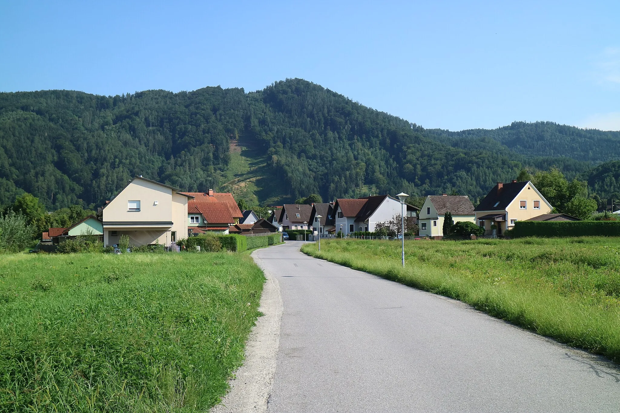Photo showing: Straßengeler Frauenkogel von Norden, Gemeinde Gratwein-Straßengel (Steiermark)