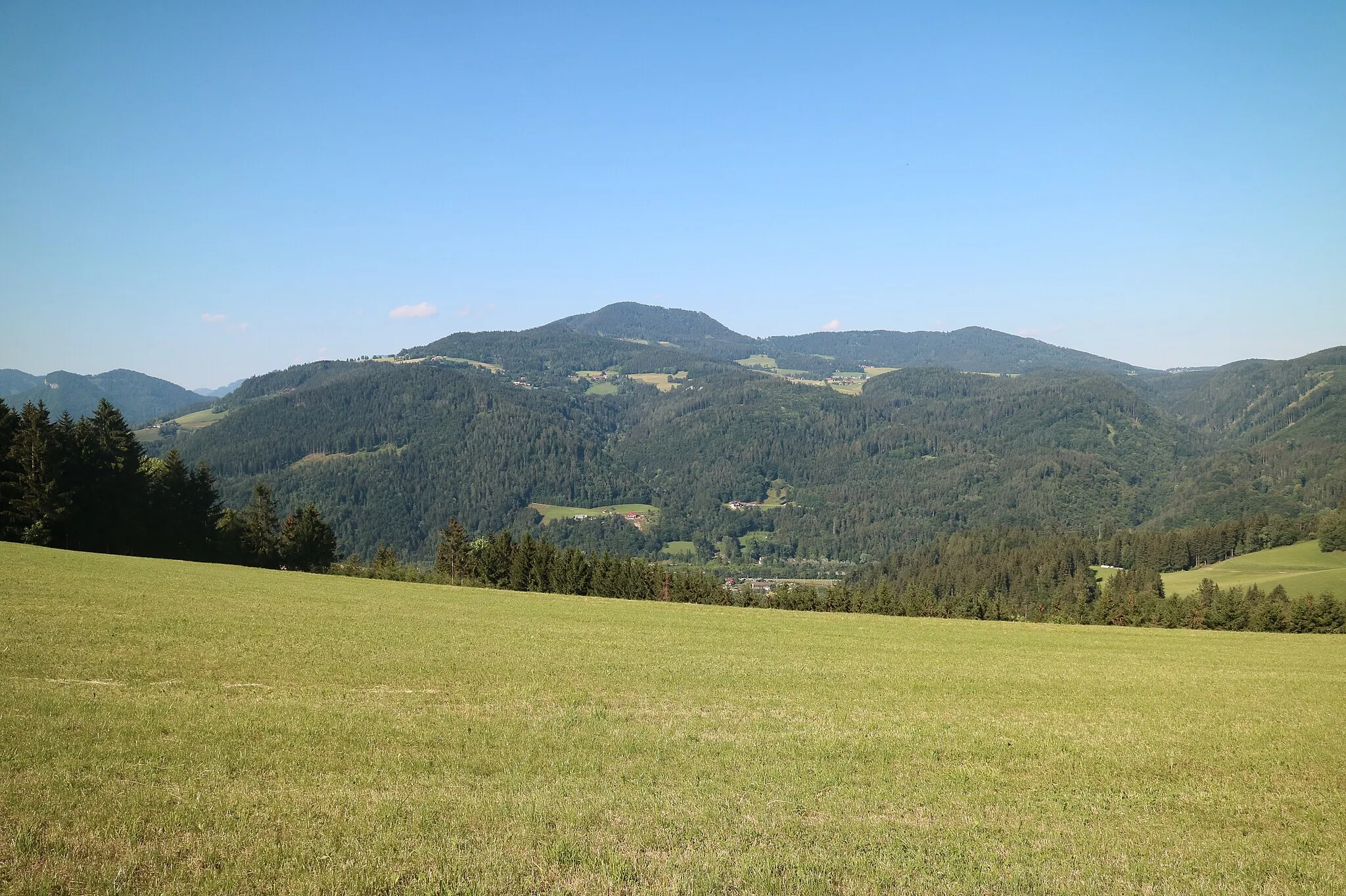 Photo showing: Hochtrötsch und Fragnerberg von Südwesten (Eichberg), Gemeinde Deutschfeistritz (Steiermark)