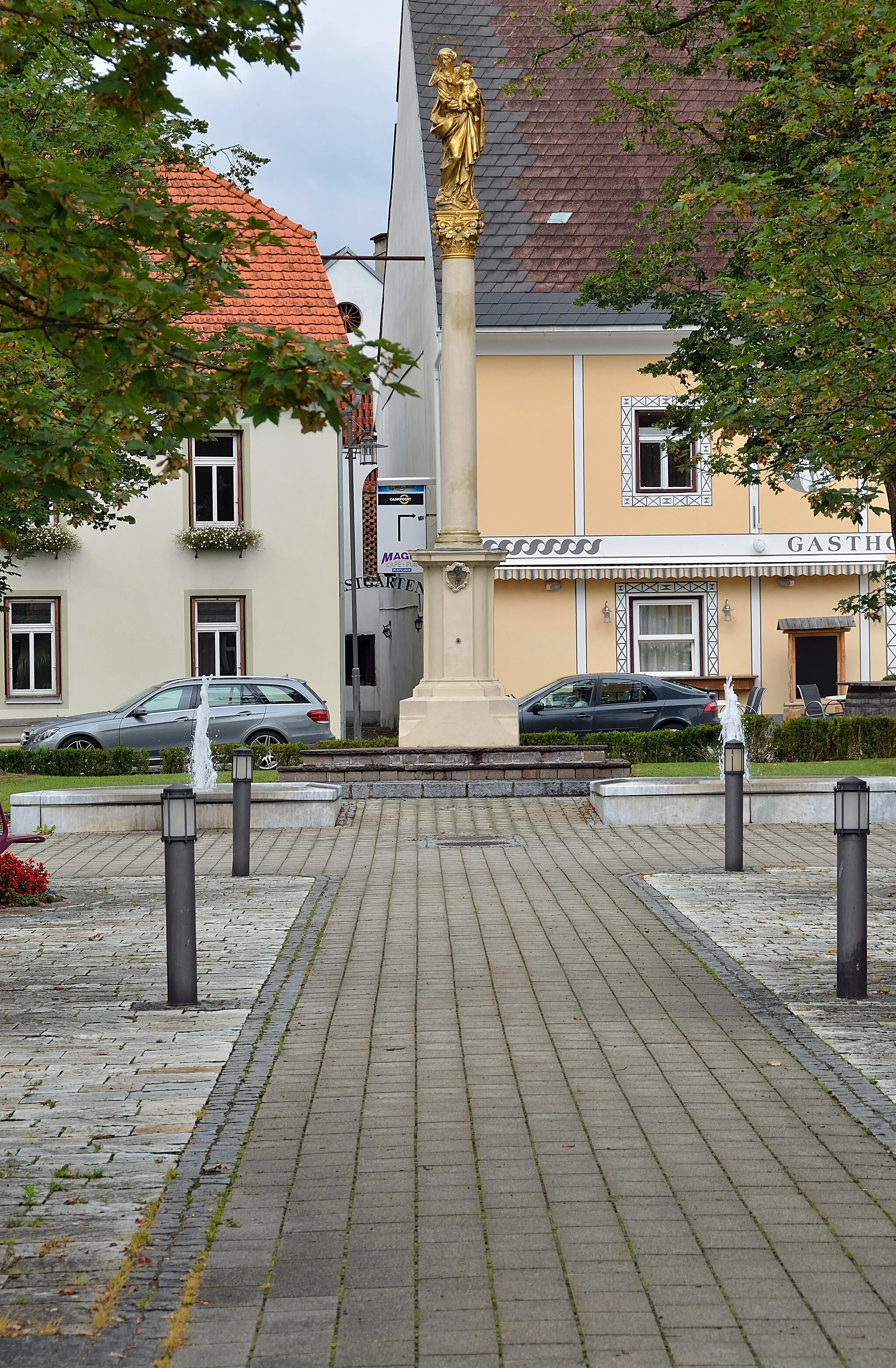 Photo showing: Mary column on the main square of Passail, Styria