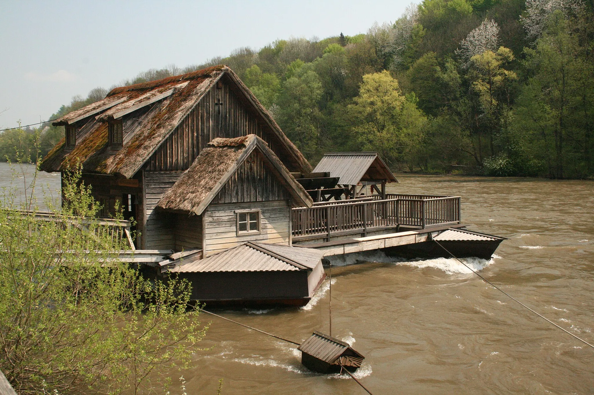 Photo showing: Shipmill on the river Mur in Mureck, Styria, Austria, Europe
