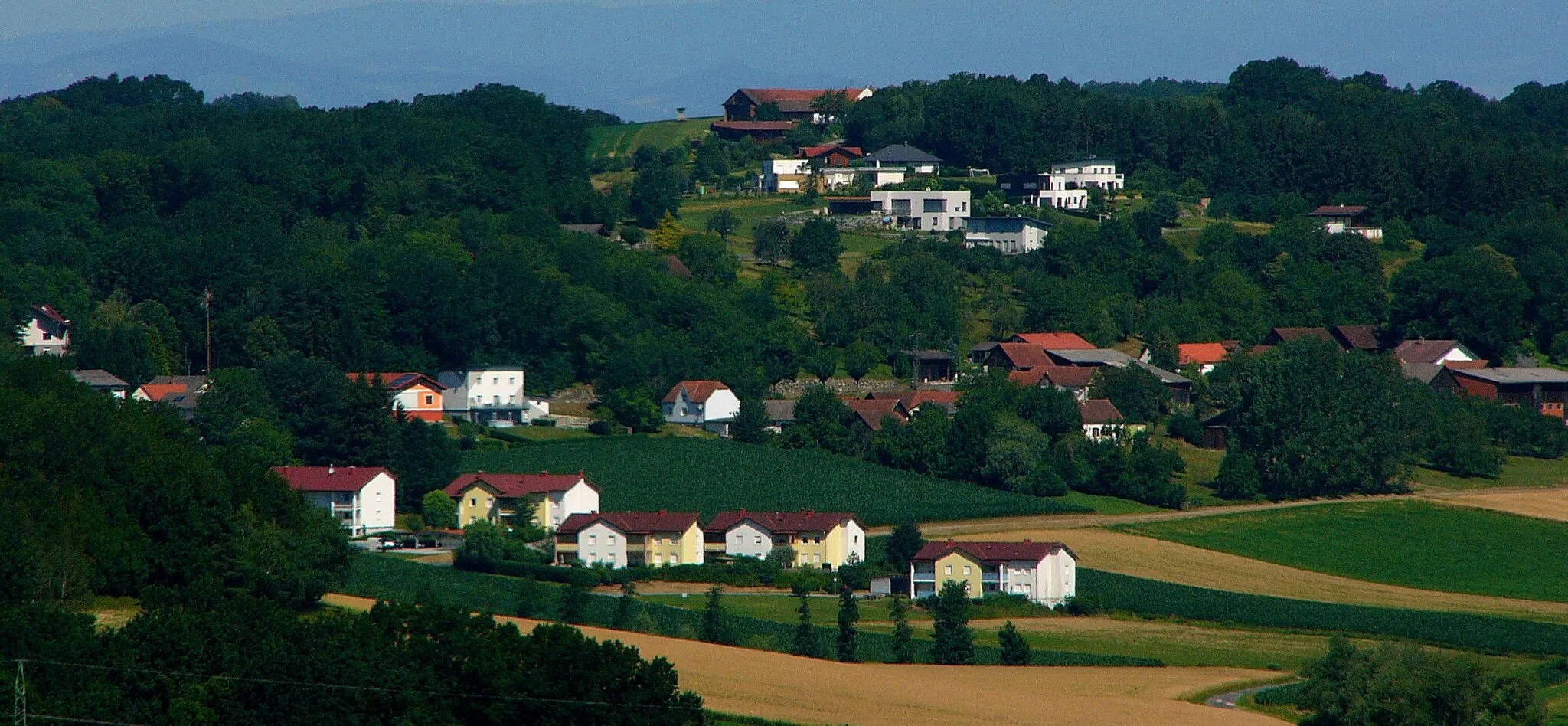Photo showing: Hasendorf im Burgenland von der Burg Güssing aus gesehen.