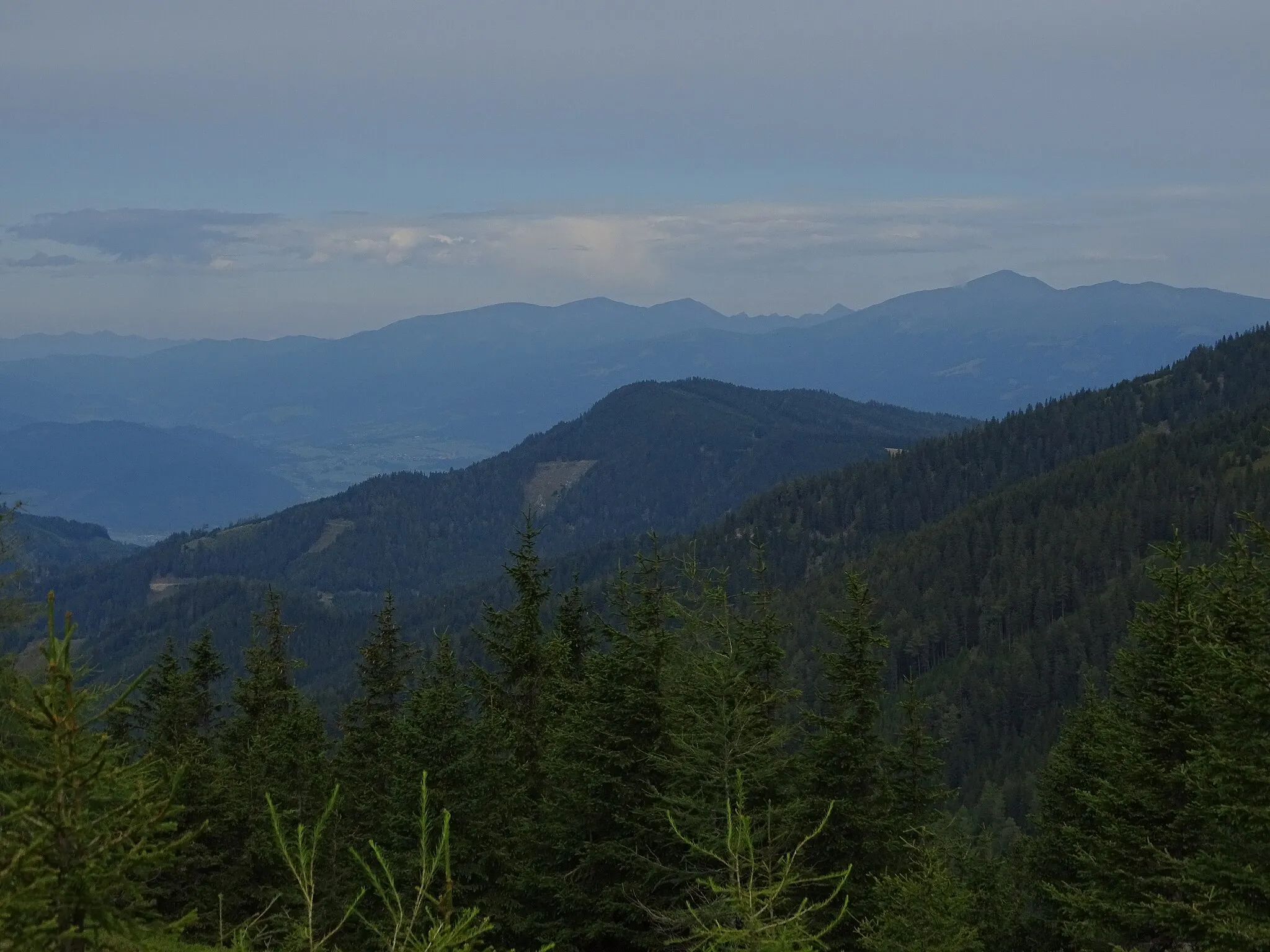 Photo showing: Blick von Osten auf die Hohe Sinn auf der Gleinalpe