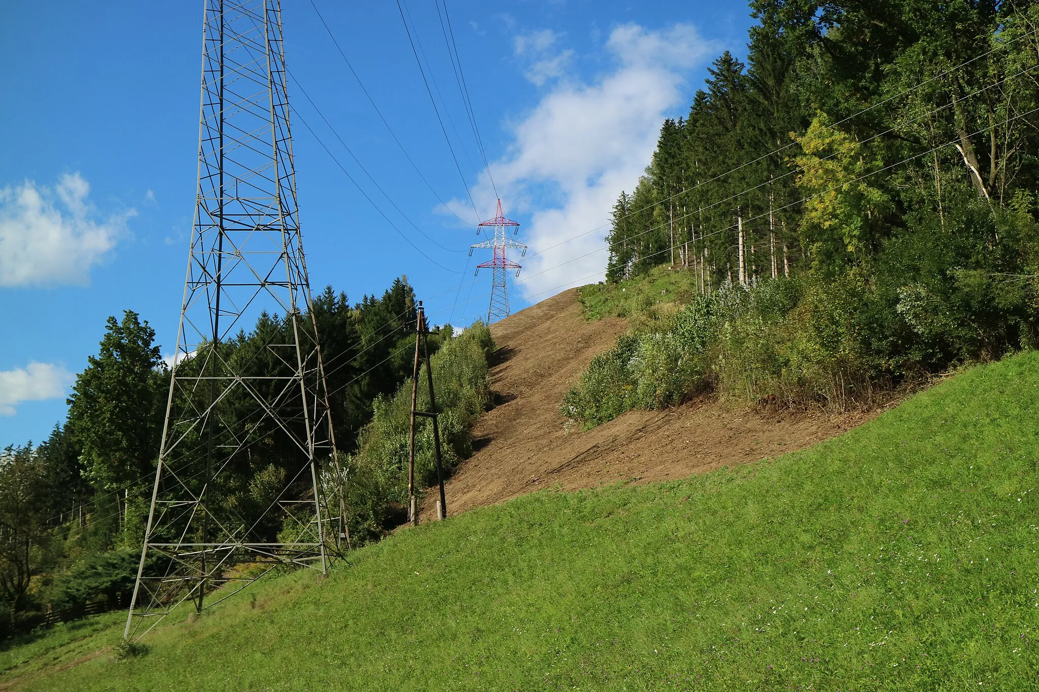 Photo showing: Stromtrasse am Gobernitzberg, Sankt Margarethen bei Knittelfeld, Steiermark