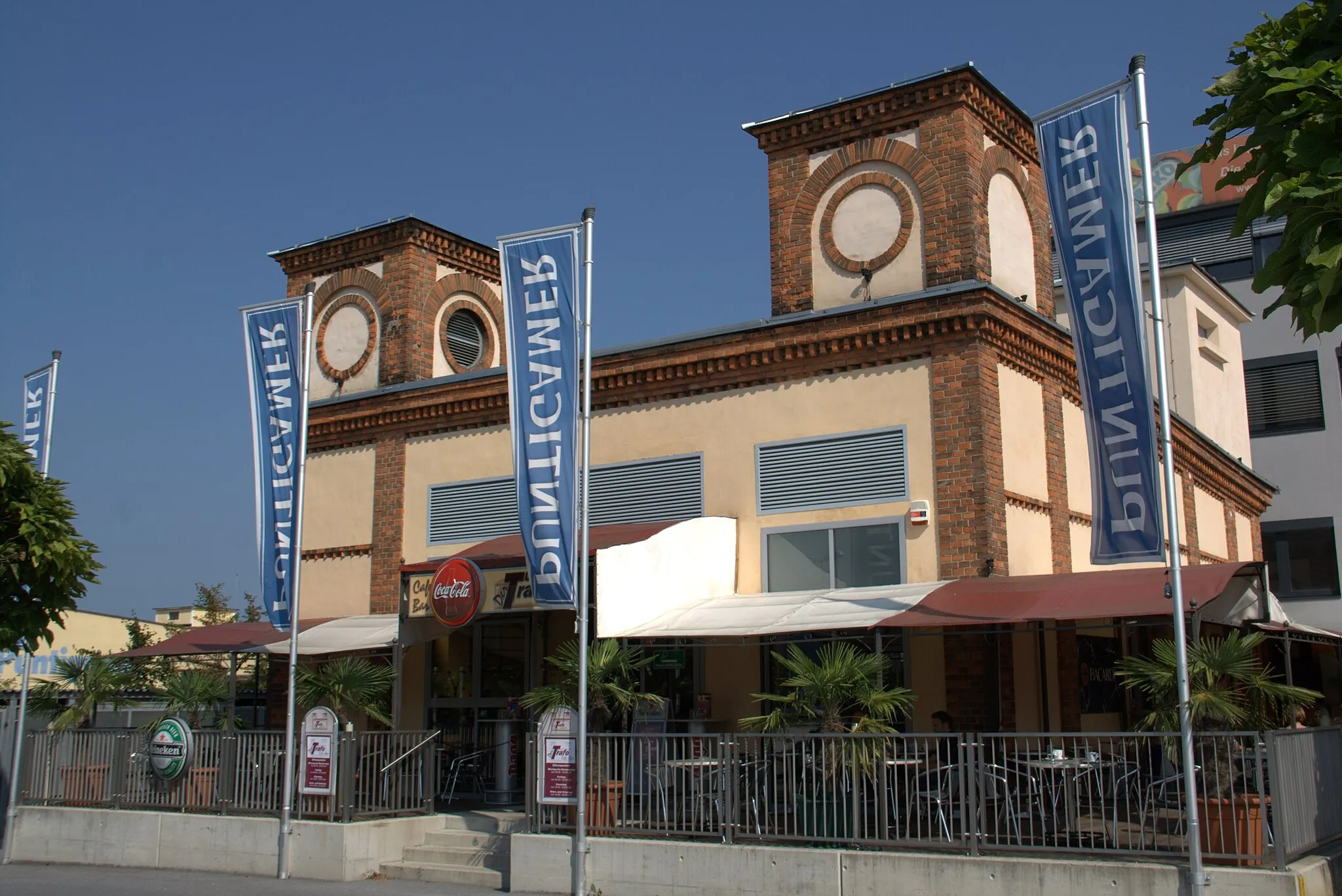 Photo showing: Transformator-Turmstation aus 1903/1904, 2008 restauriert, Café "Der Trafo", seit 2012 Café "La Fleur"