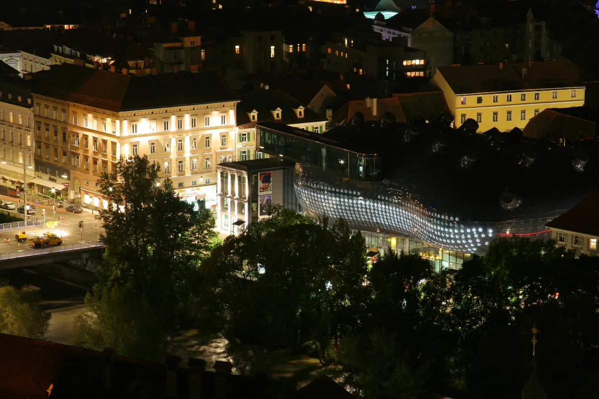 Photo showing: Grazer Kunsthaus bei Nacht