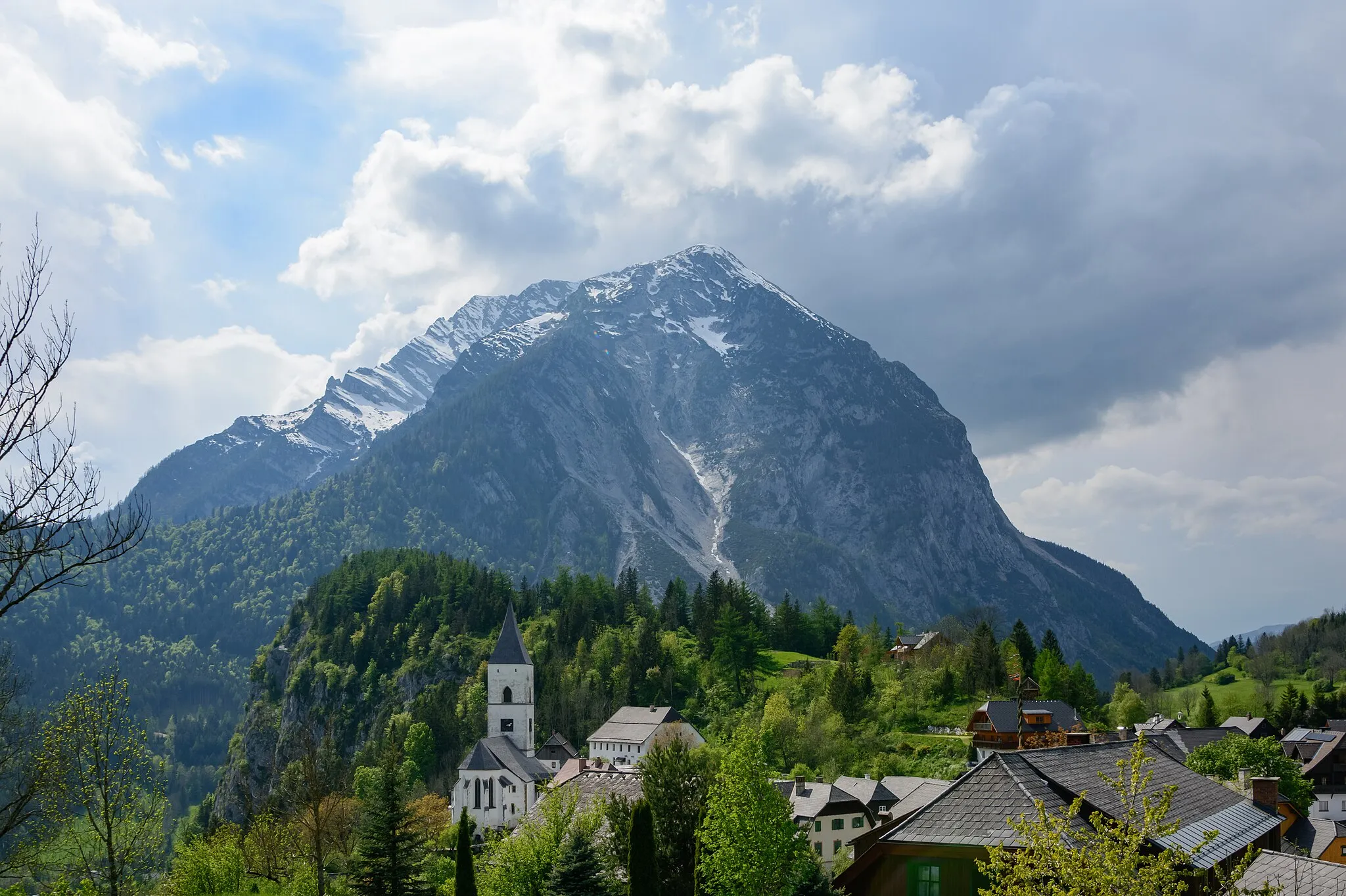 Photo showing: Pürgg with the Grimming mountain, Styria, Austria