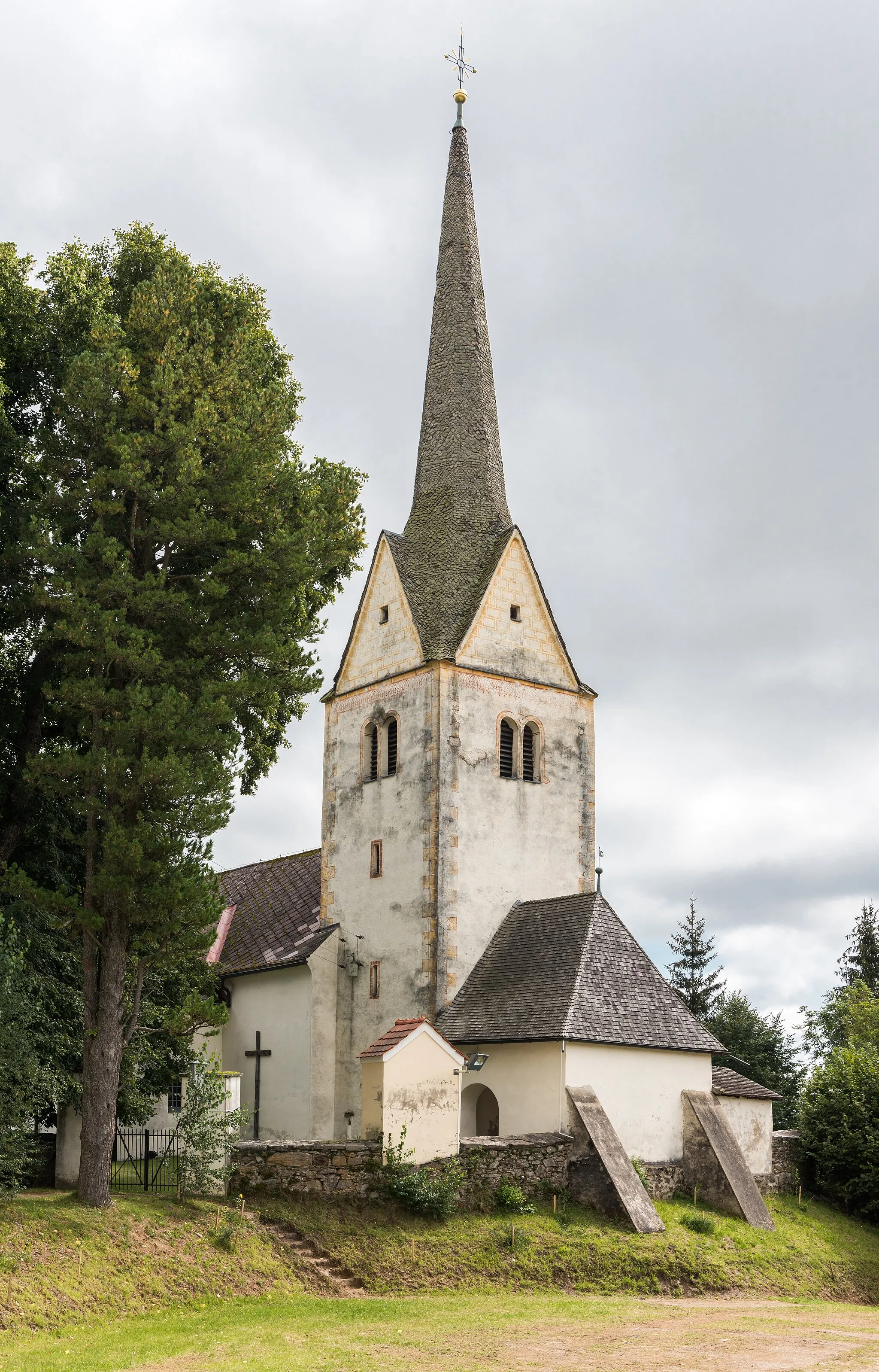 Photo showing: Subsidiary church Saint Bartholomew with cemetery in Aichberg, municipality Wolfsberg, district Wolfsberg, Carinthia, Austria, EU