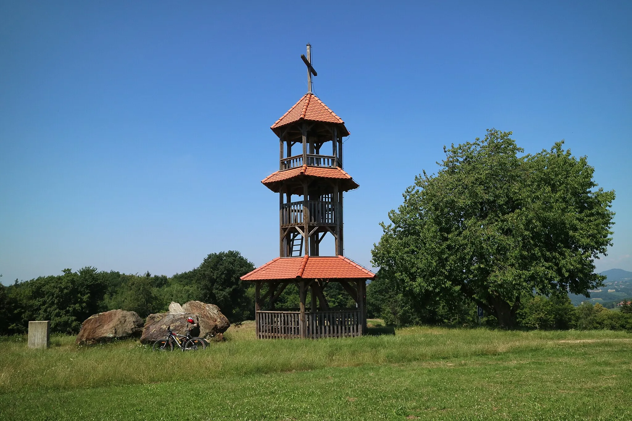 Photo showing: Aussichtsturm am Sotinski breg (Stadelberg), Gemeinde Rogašovci, Slowenien