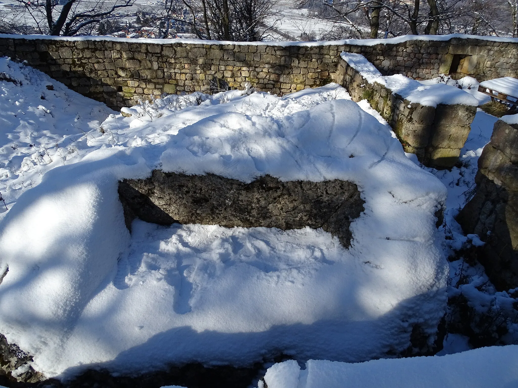 Photo showing: Ein Mauerrest im Norden der Burg Alt-Wildon am Wildoner Schlossberg