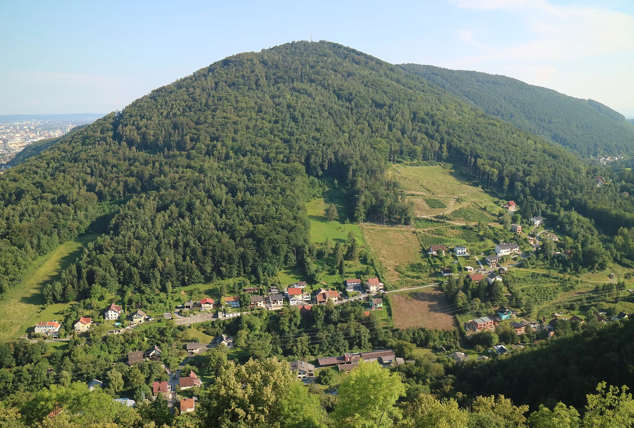 Photo showing: Plabutsch vom Bergfried der Ruine Gösting, Graz