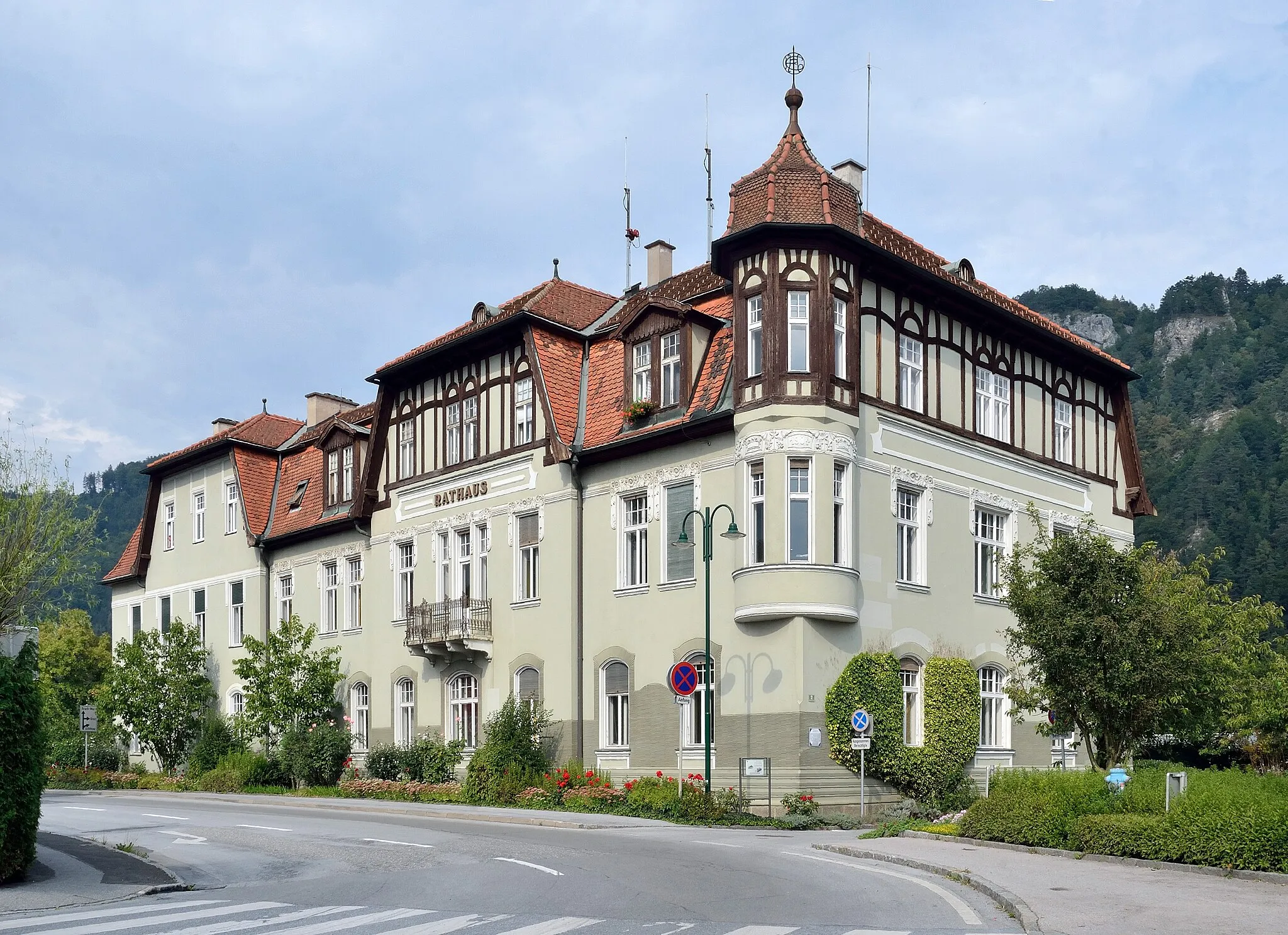 Photo showing: Rathaus, ehem. Sanatorium in Frohnleiten, Steiermark