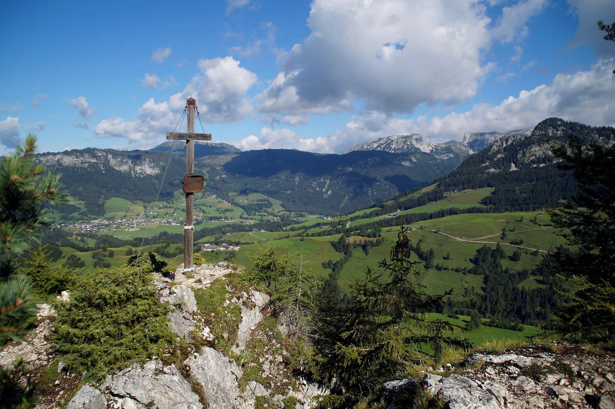 Photo showing: Am Gindlhorn, Blick nach de:Tauplitz und zur de:Tauplitzalm. Stainach-Pürgg, Steiermark, Österreich