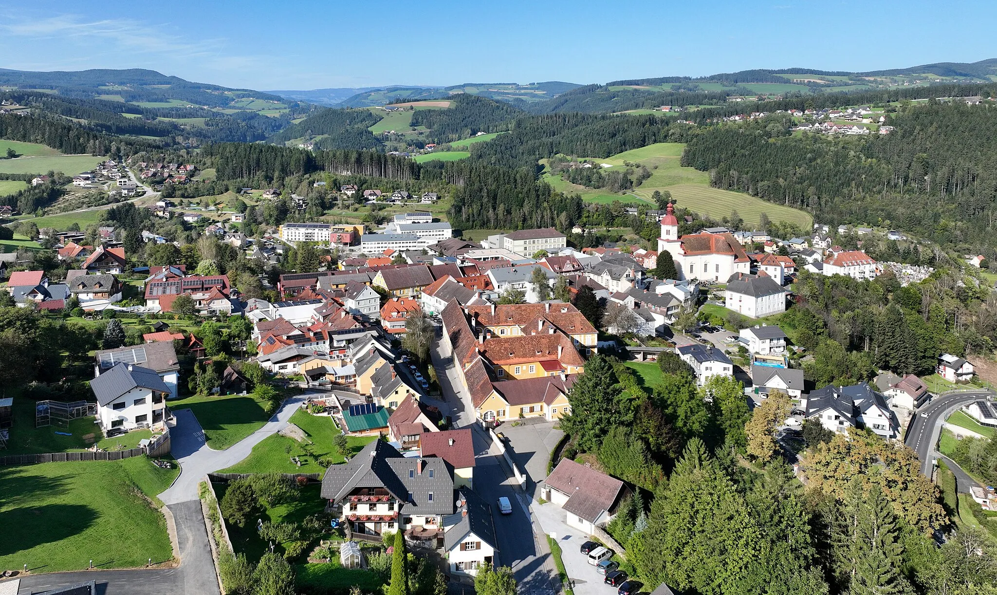 Photo showing: South view of Birkfeld in Austria.
