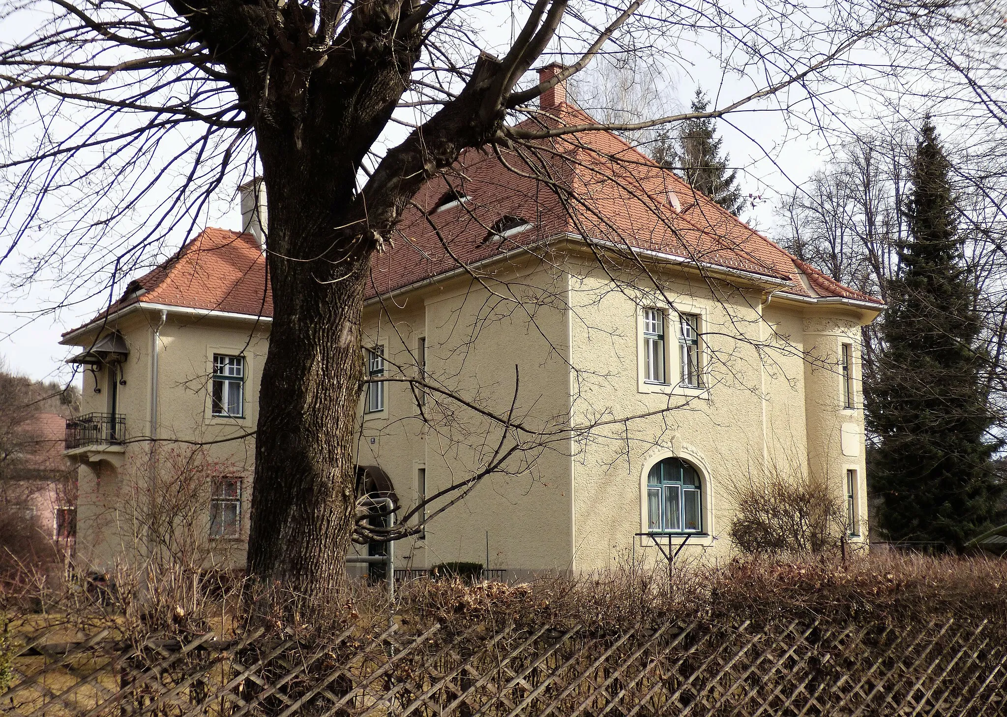 Photo showing: This media shows the protected monument with the number 27133 in Austria. (Commons, de, Wikidata)

Lorberaustraße 18, Donawitz, Leoben (Steiermark)