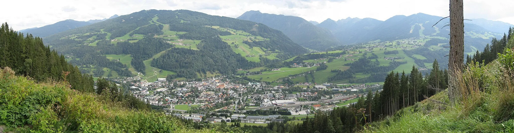 Photo showing: Schladming von oben