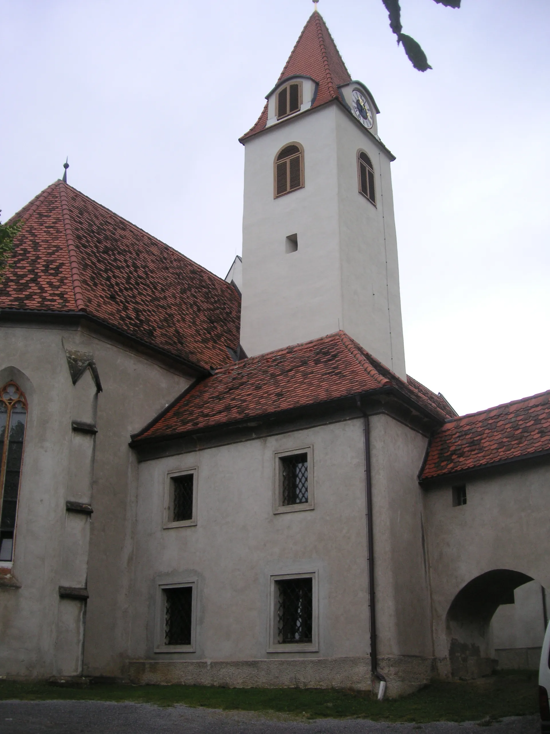 Photo showing: The church of Gratwein, Styria, Austria. View from East to West
