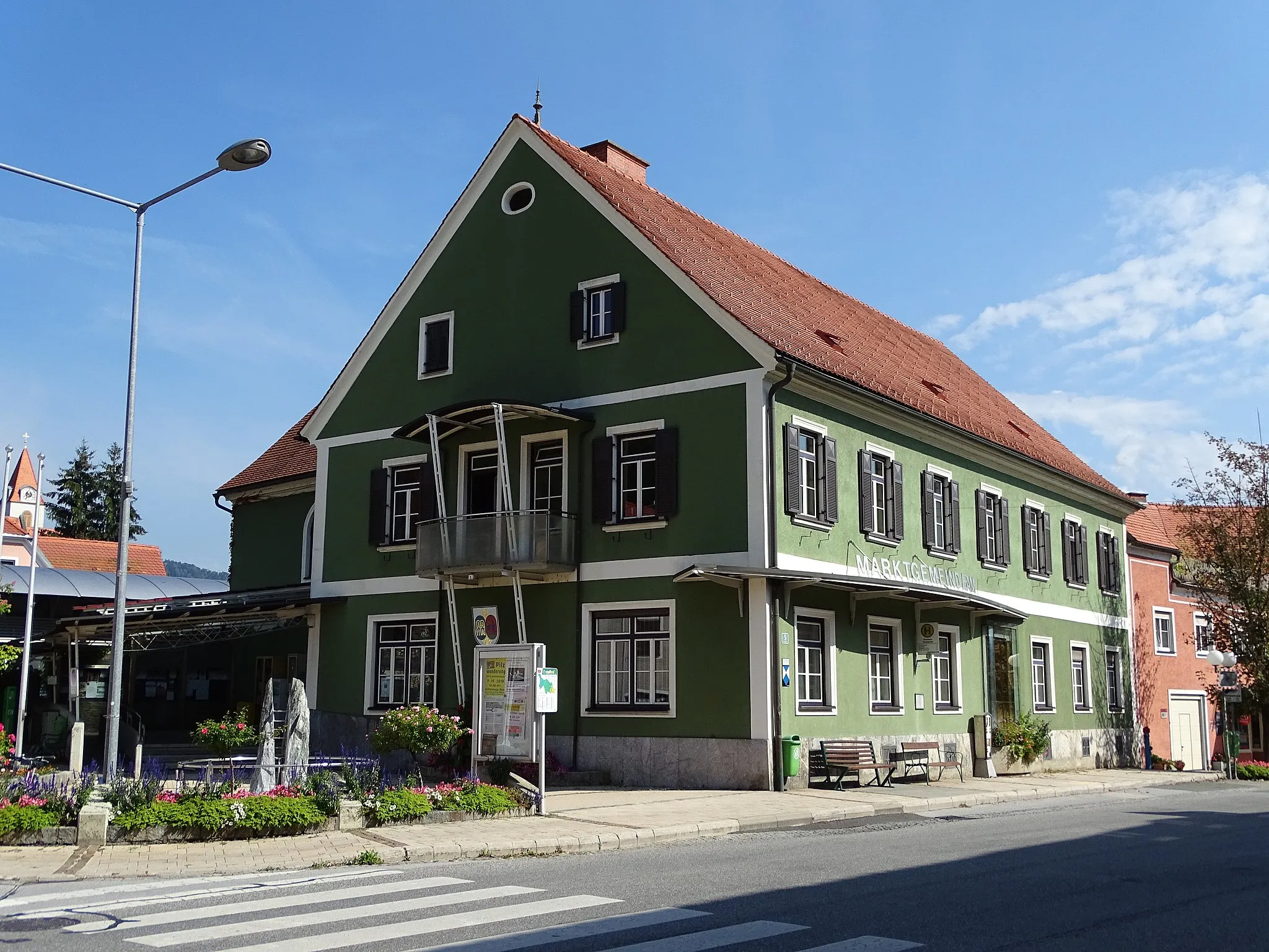 Photo showing: Das ehemalige Marktgemeindeamt von Gratwein. Es dient heute als eines der zwei Verwaltungszentren der Marktgemeinde Gratwein-Straßengel