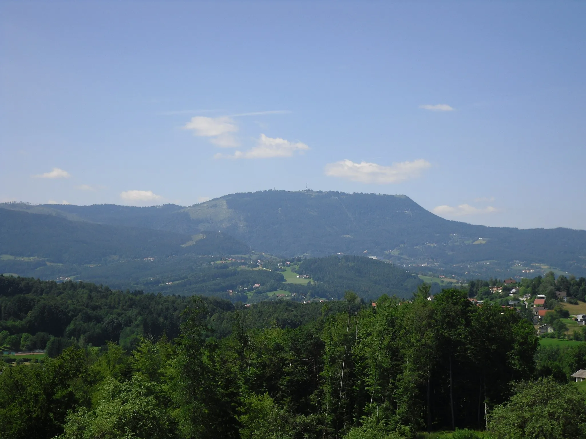 Photo showing: The top of Schöckl, near Graz, from the East.