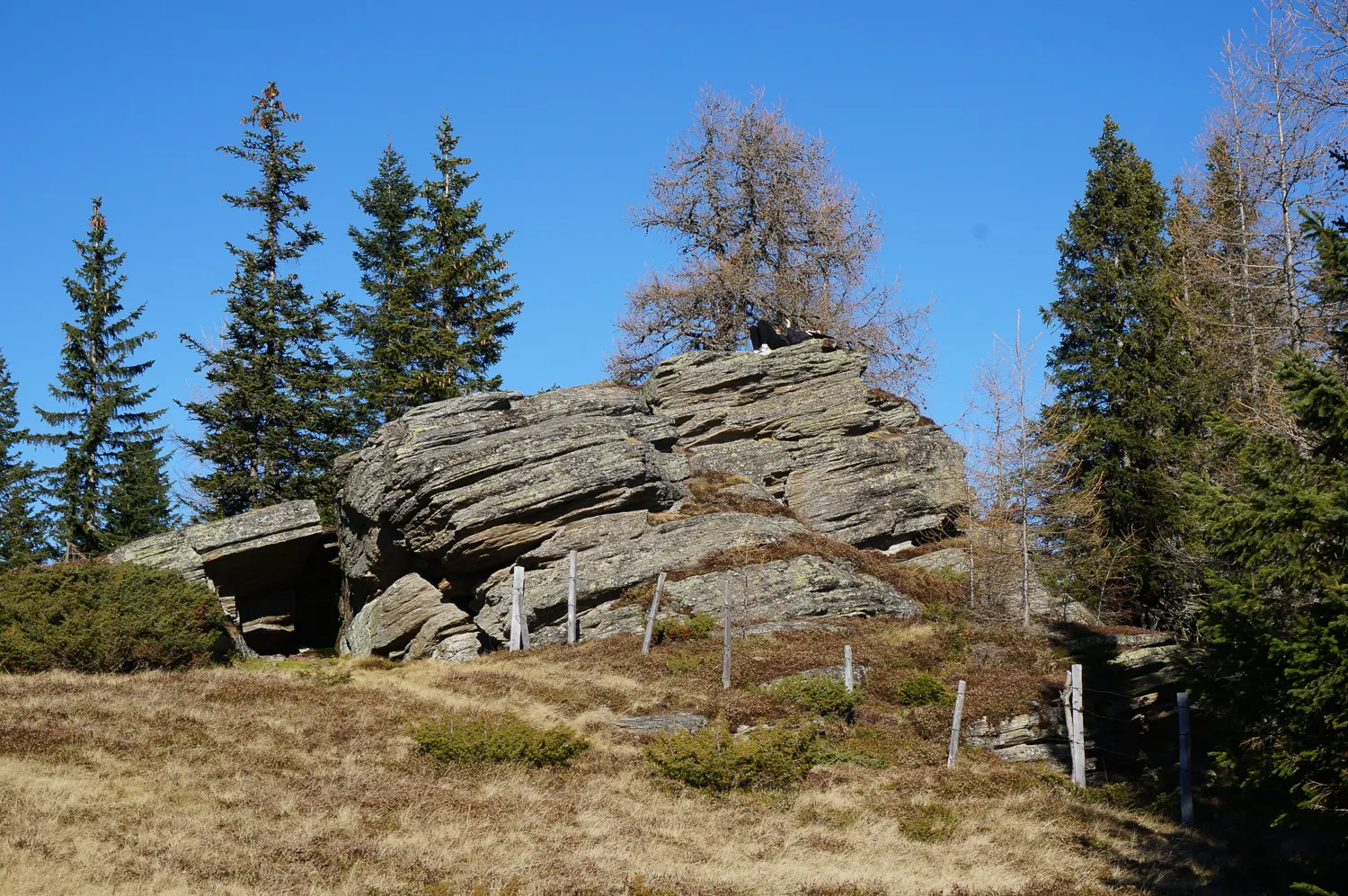 Photo showing: Stone ovens and layered slabs at the foot of the Bärofen, the hill of Koralpe. They were created by the different degrees of weathering of the rock types, district Wolfsberg, Carinthia, Austria, EU