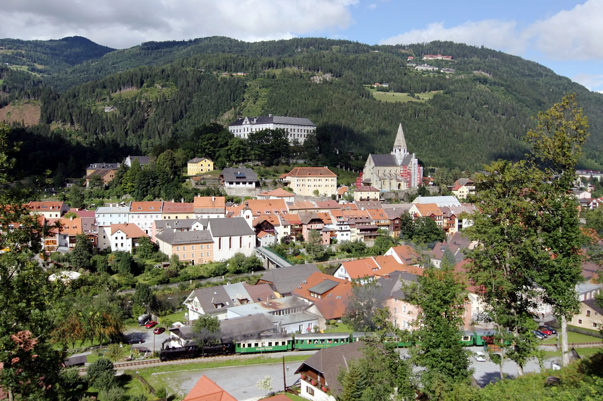 Photo showing: Murau in Styria with a steam special  passing on the Murtalbahn