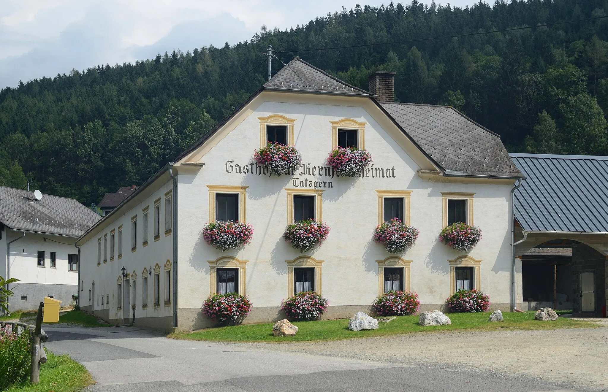 Photo showing: Gasthof zur Kernstockheimat (inn named after Ottokar Kernstock), Köppel, municipality of Sankt Lorenzen am Wechsel, Styria.