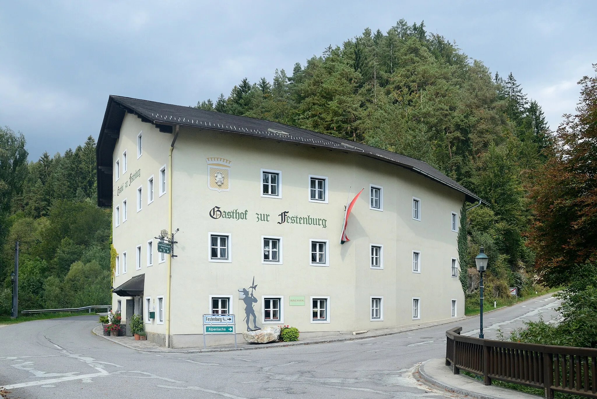 Photo showing: Gasthof zur Festenburg (inn at Festenburg), Köppel, municipality of Waldbach-Mönichwald, Styria.