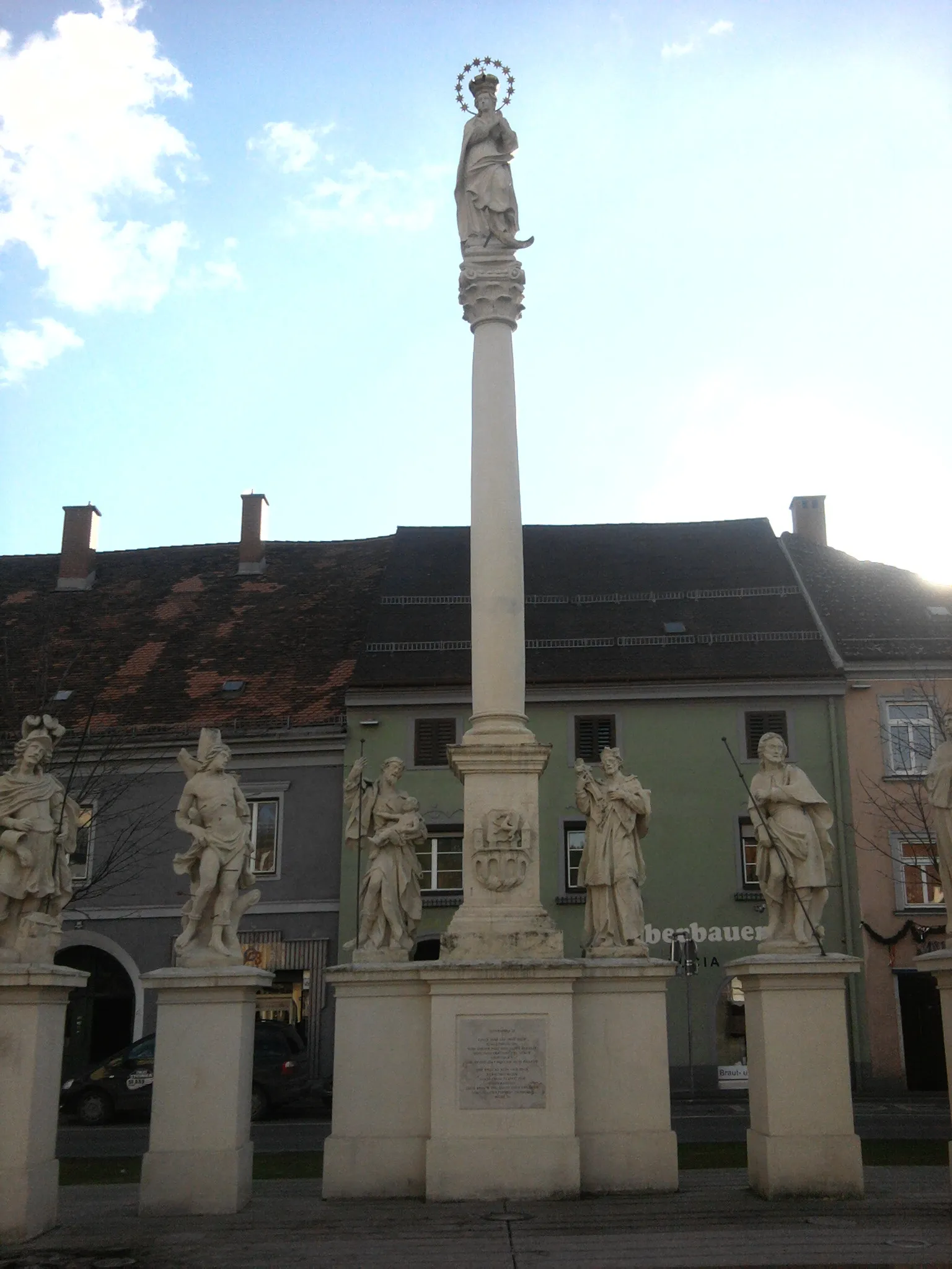 Photo showing: Mariensäule in Bruck an der Mur, Austria.  View of the upper part.