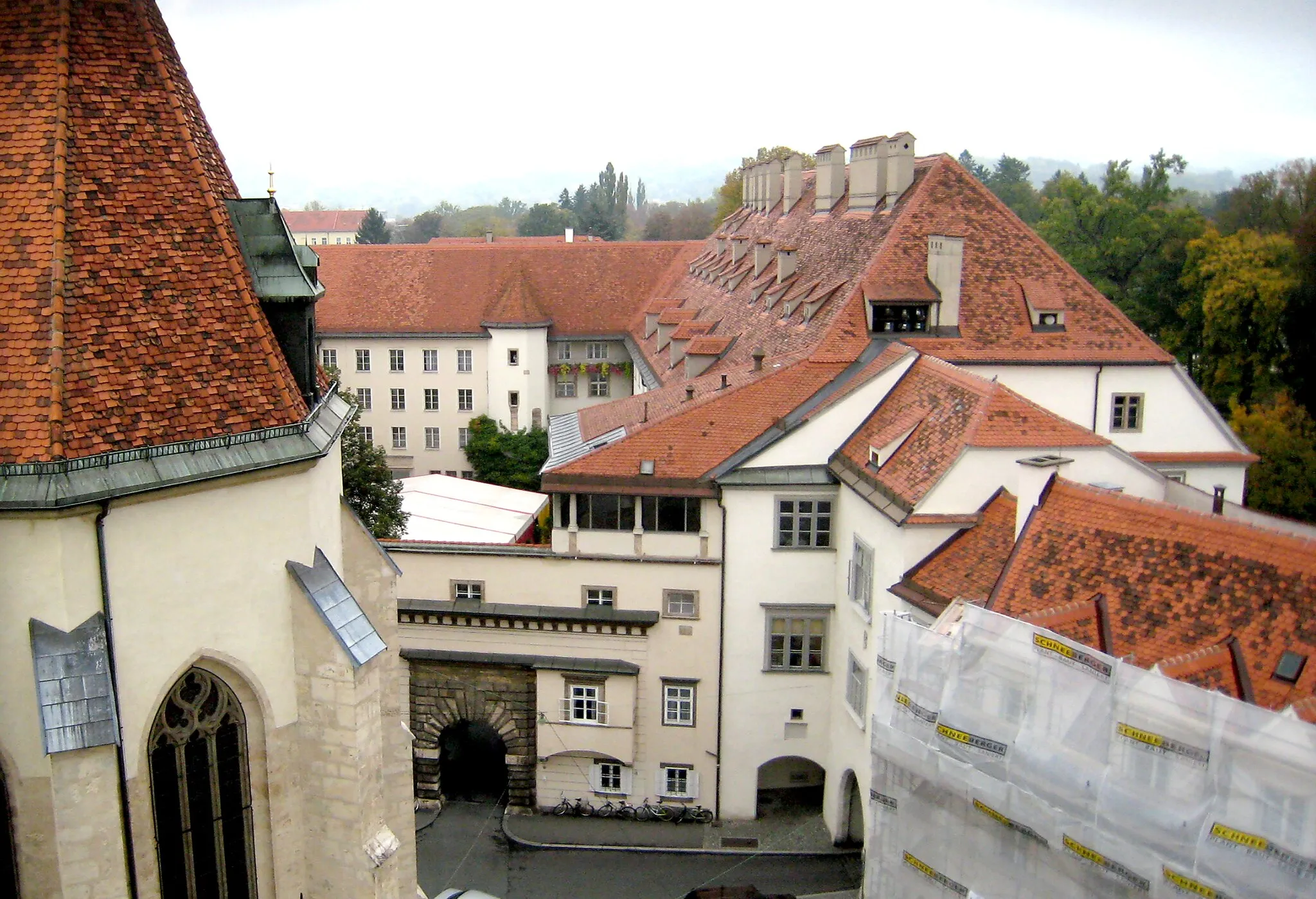 Photo showing: Stadtmauer und Burg