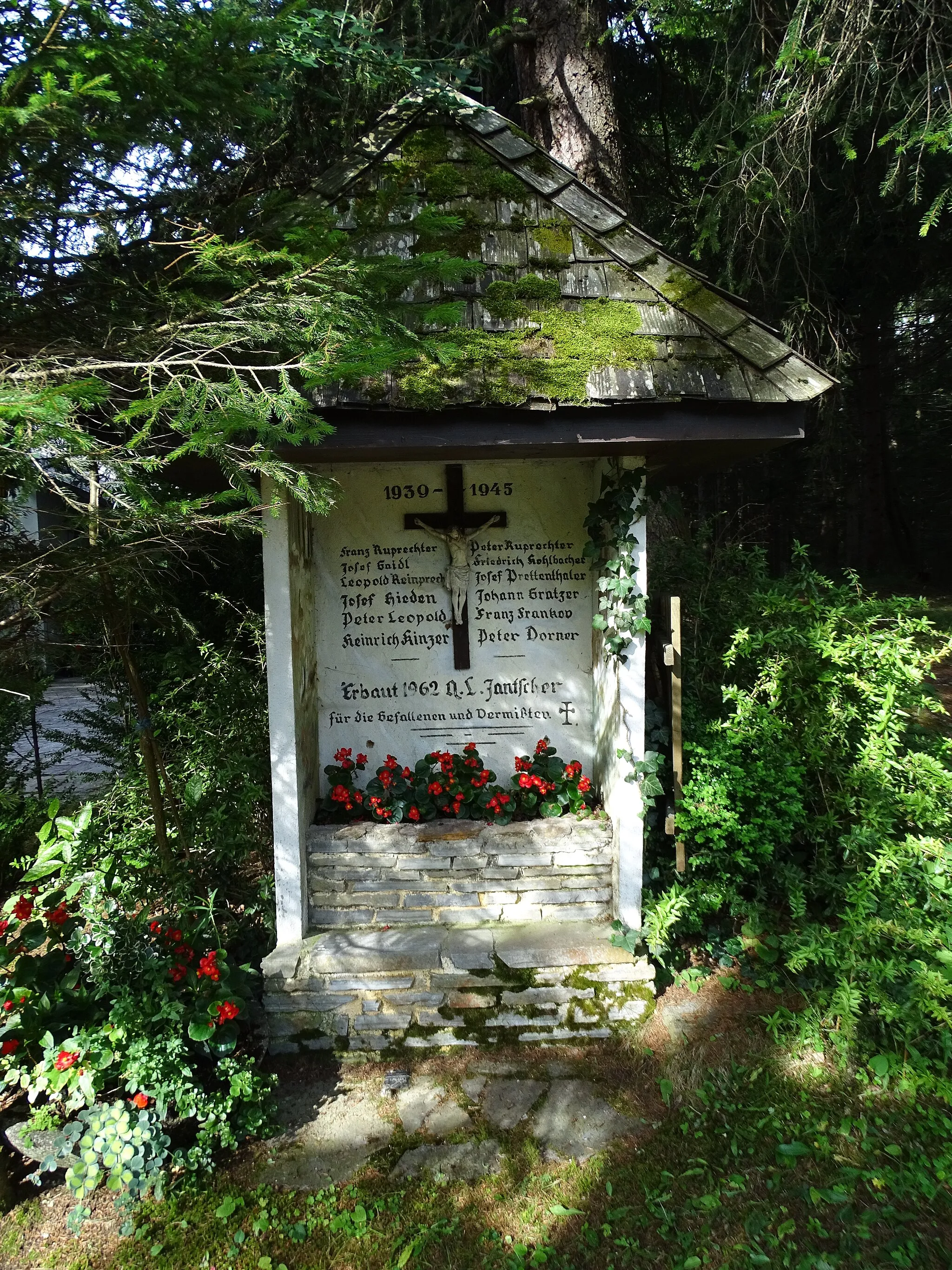 Photo showing: Als Kriegerdenkmal dienender Bildstock am Krautwaschweg, an der Grenze der beiden Gemeinden Geistthal-Södingberg und Übelbach