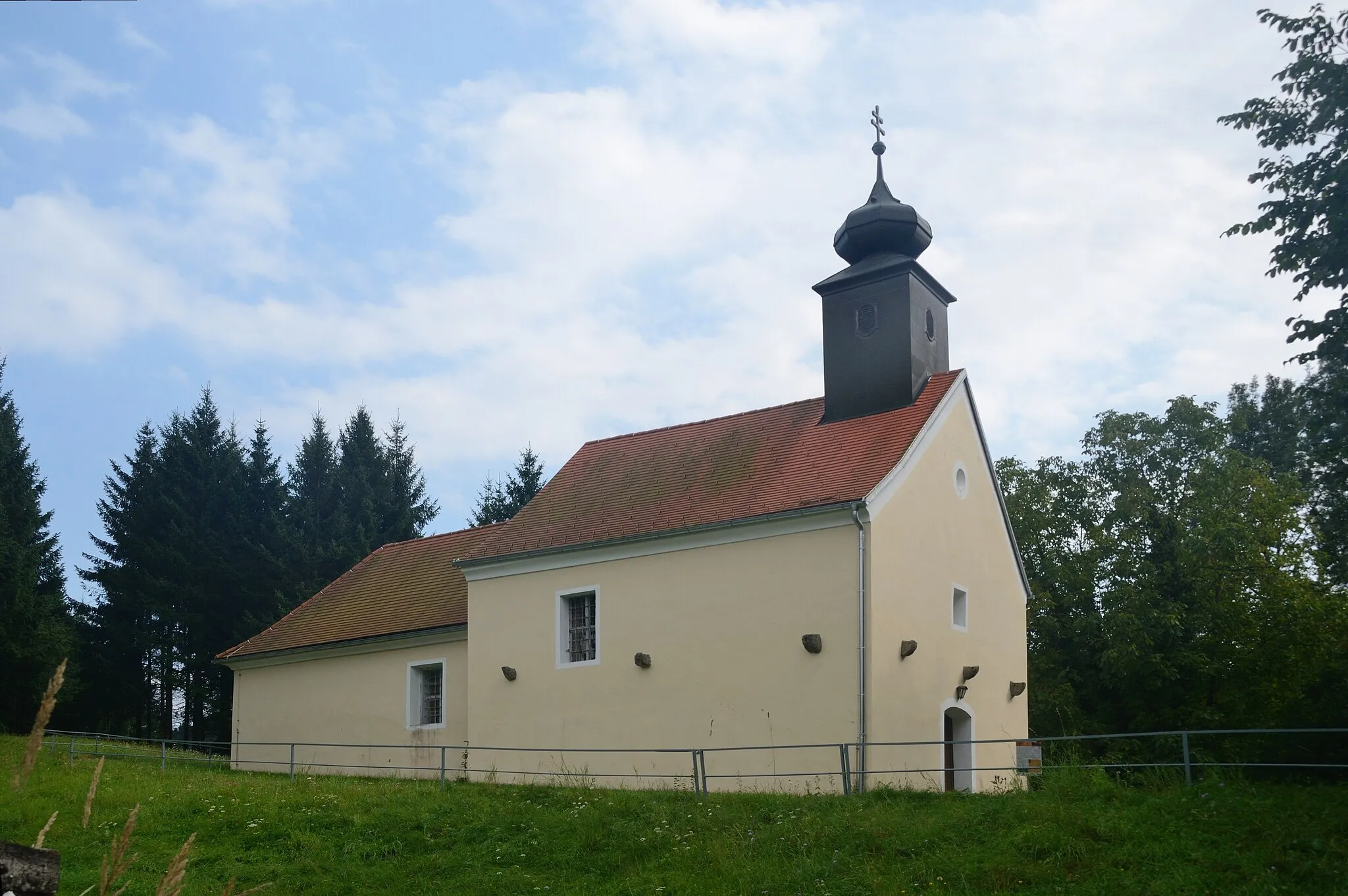 Photo showing: The parish church Saint Nikolaus, in Reinberg, former municipality of Riegersberg, now Vorau, Styria, is protected as a cultural heritage monument.