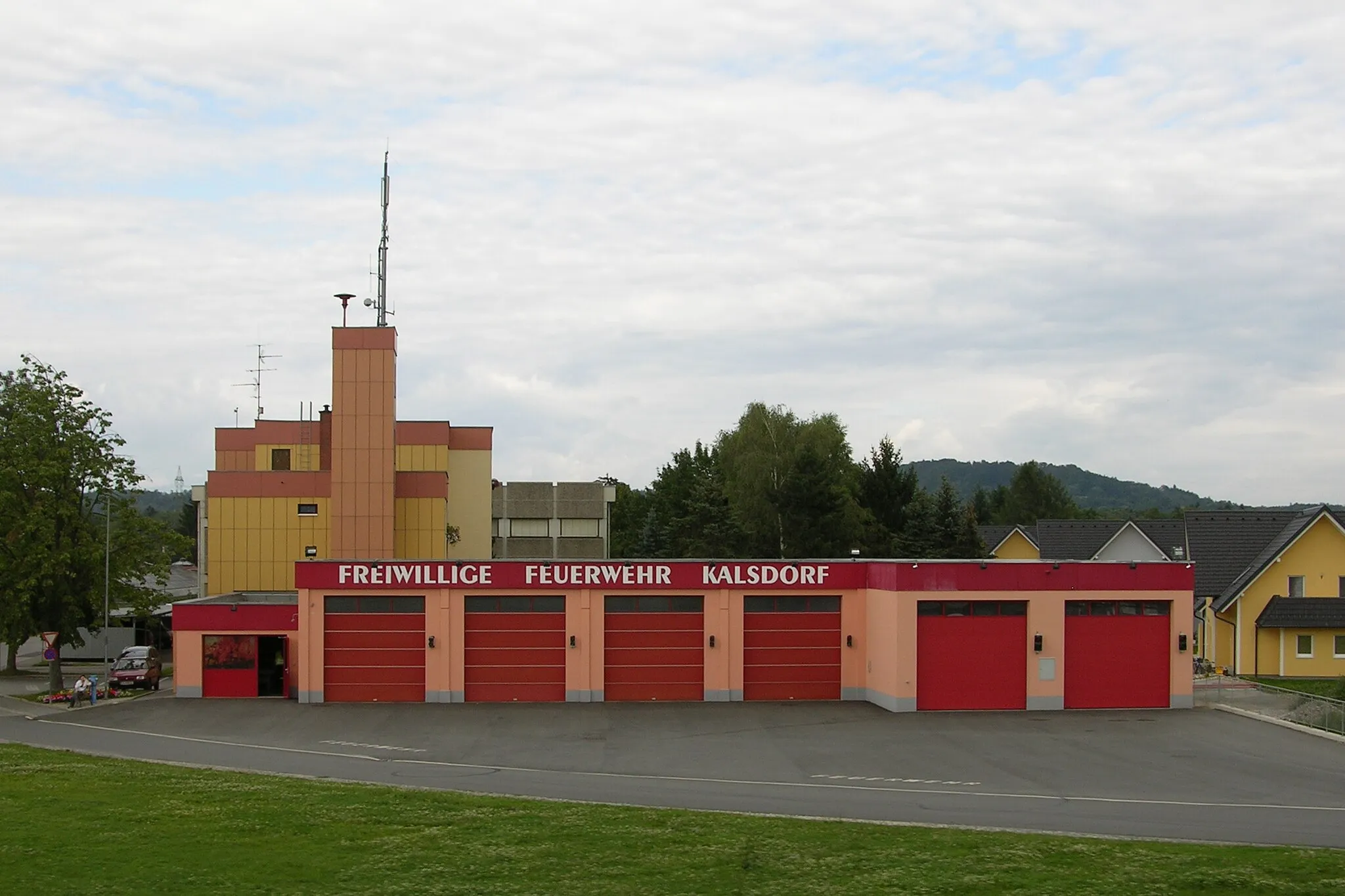 Photo showing: Rüsthaus der Freiwilligen Feuerwehr in Kalsdorf (2008)