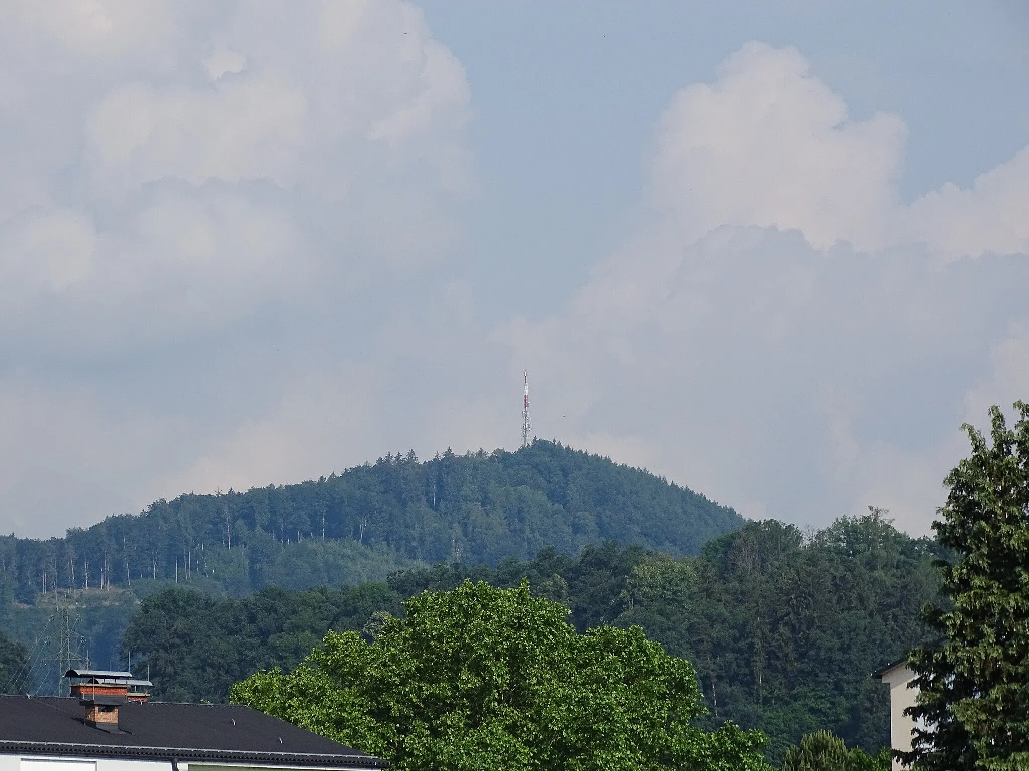 Photo showing: Blick von Gratkorn, unweit des Friedhofes auf den Gsollerkogel