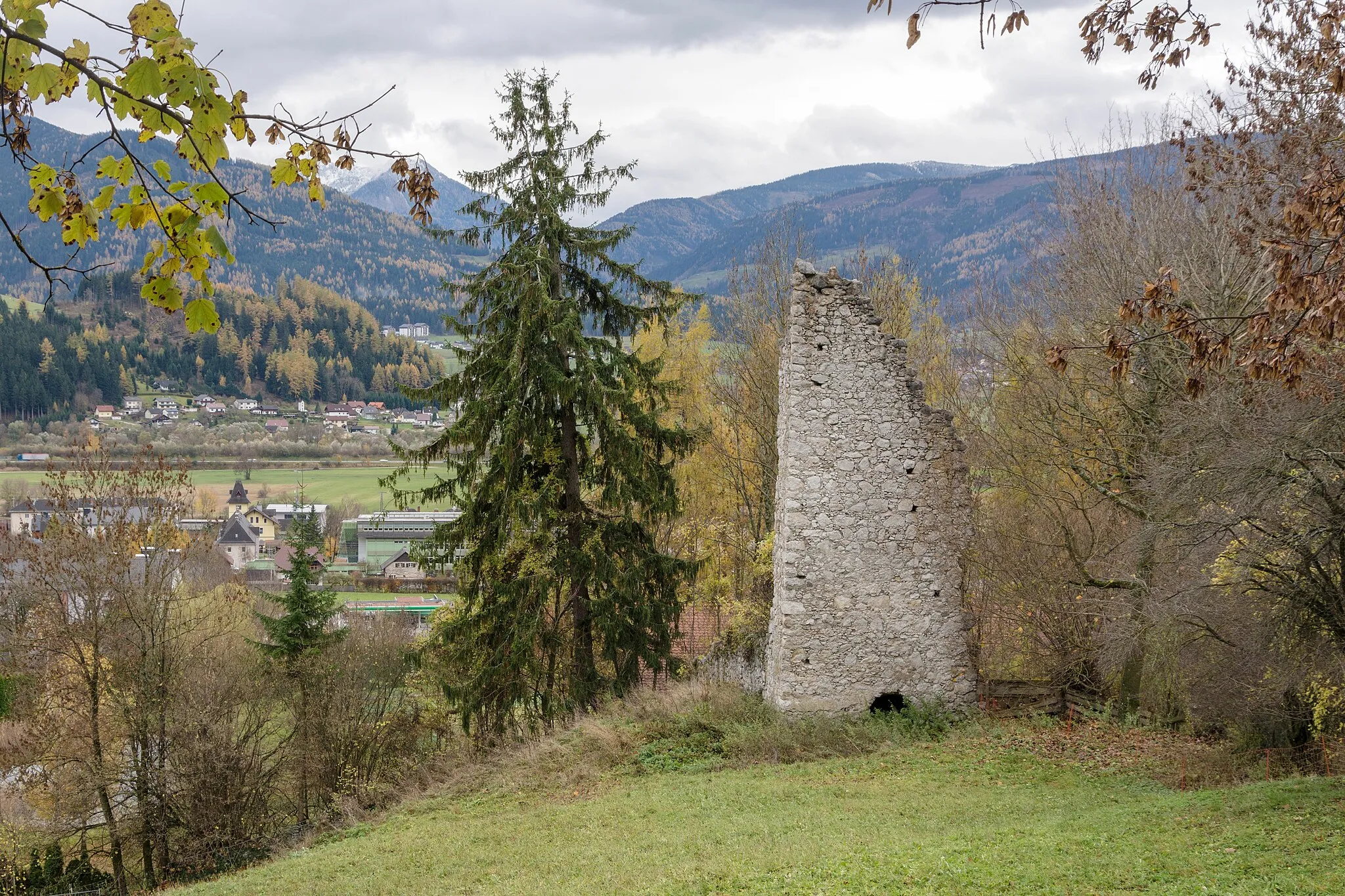 Photo showing: Ruin of castle Oberstainach, district of Liezen / Styria.