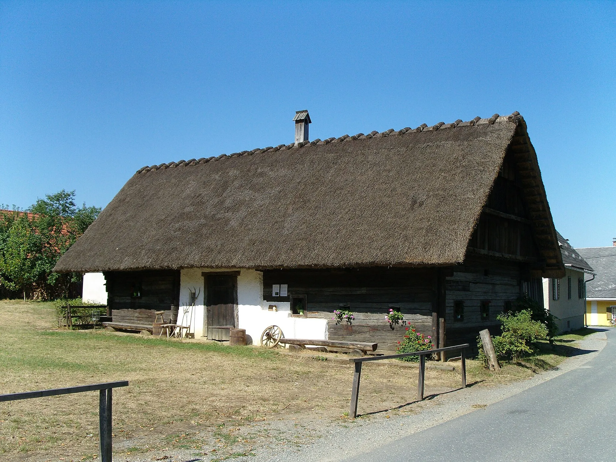 Photo showing: Thombauernhof (farmyard) about 1700 in Gündorf - Styria / Austria, the oldest farmhouse in southern Styria