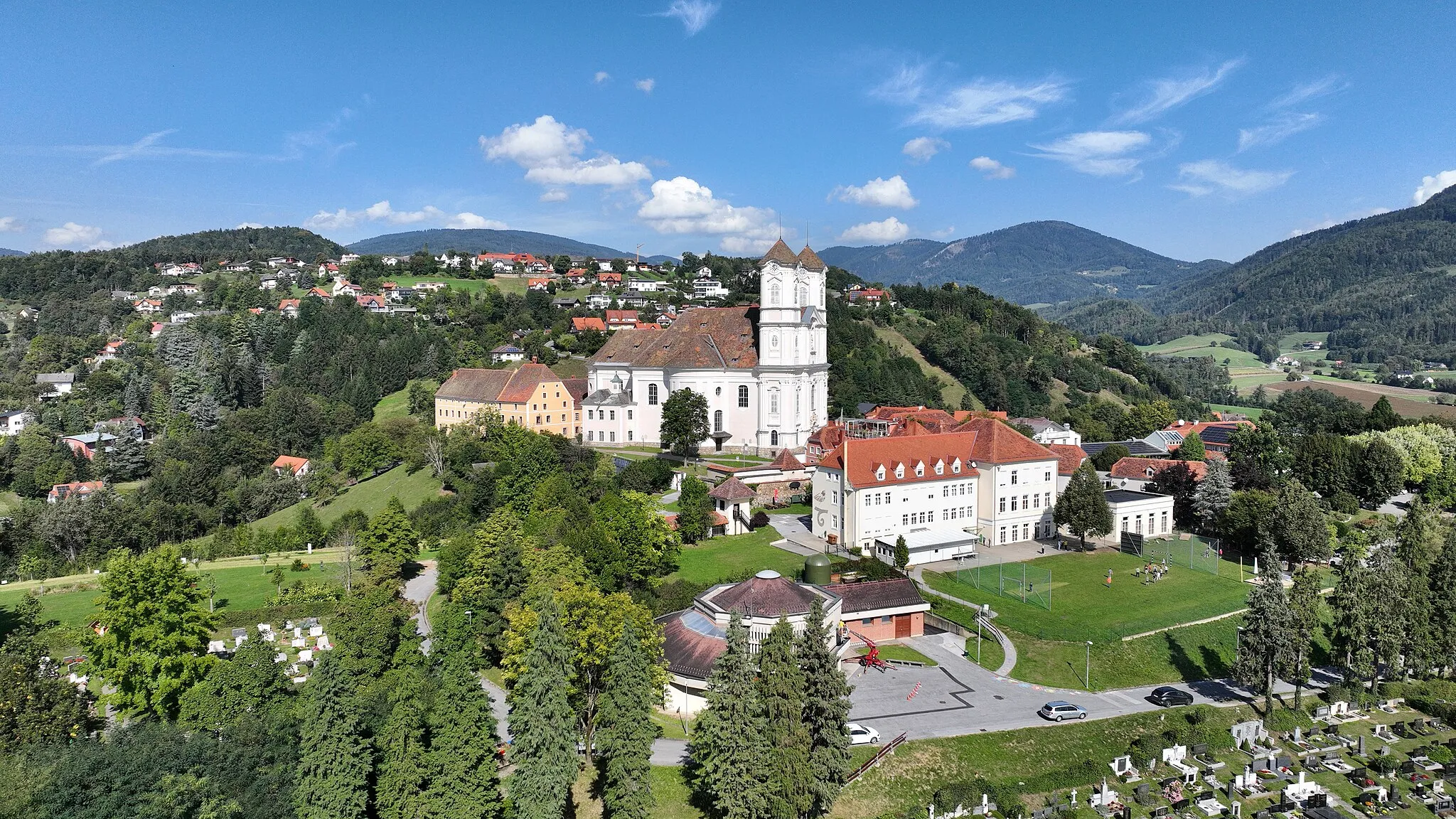 Photo showing: South view of the Weizberg in Austria.