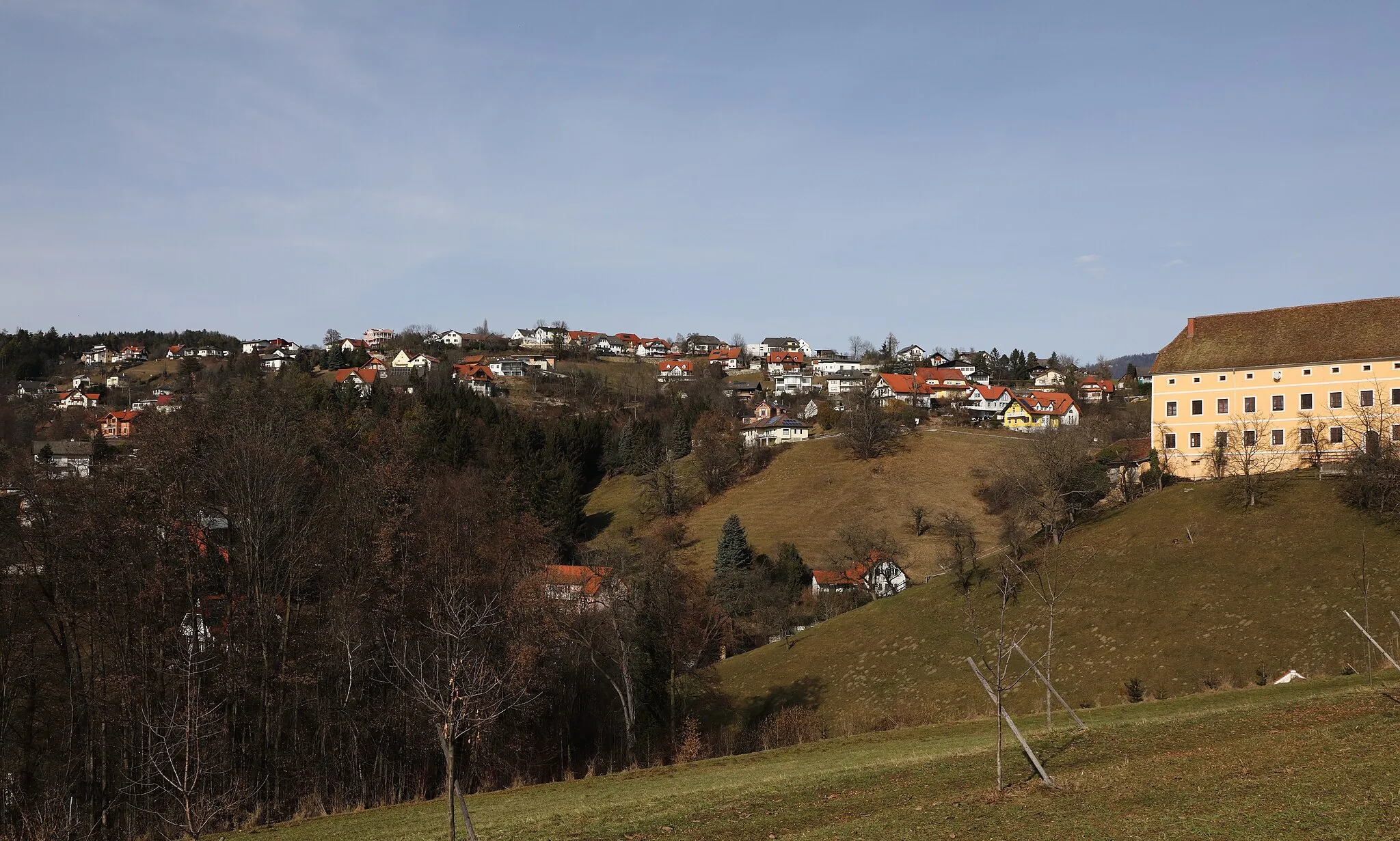 Photo showing: Landscha bei Weiz, Gemeinde Thannhausen, Steiermark. Ansicht vom Weizberg