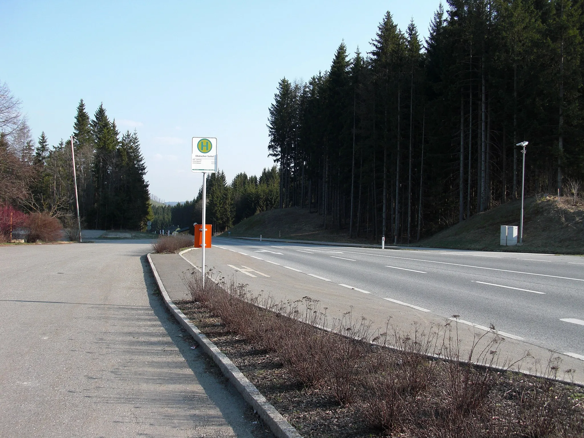Photo showing: Obdacher Sattel: Bus stop on the summit