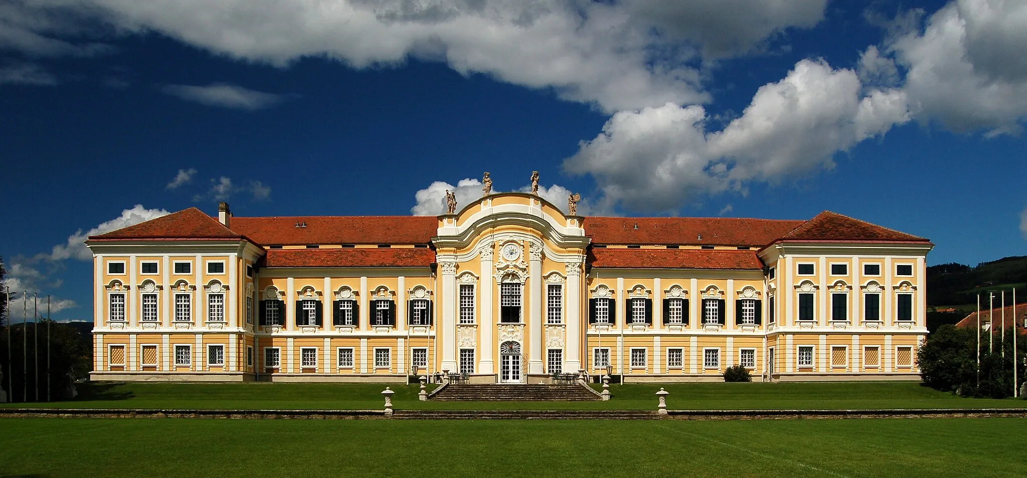 Photo showing: Schloss Schielleiten, south front, Styria