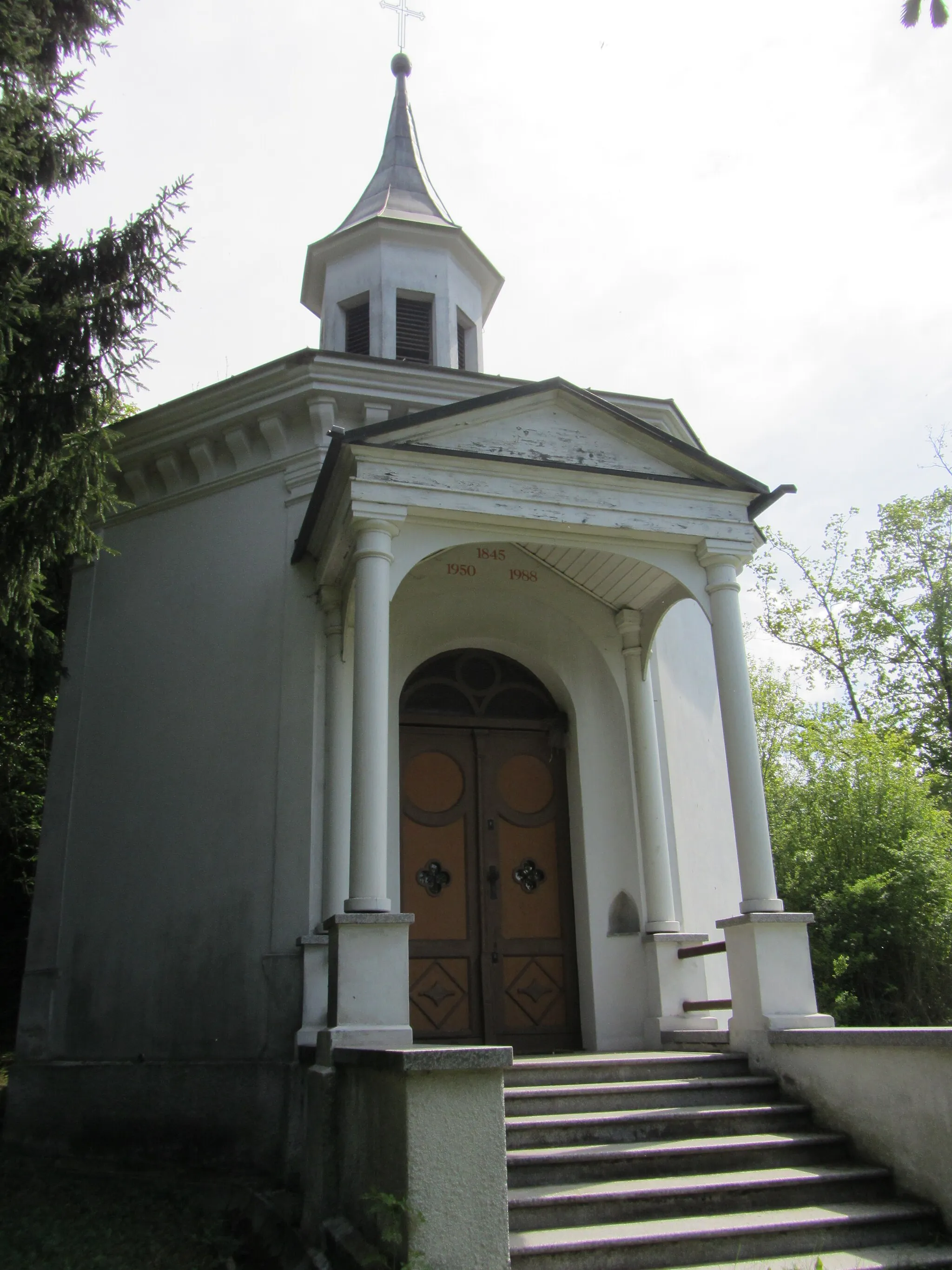 Photo showing: Kalvarienbergkapelle und Bildstöcke