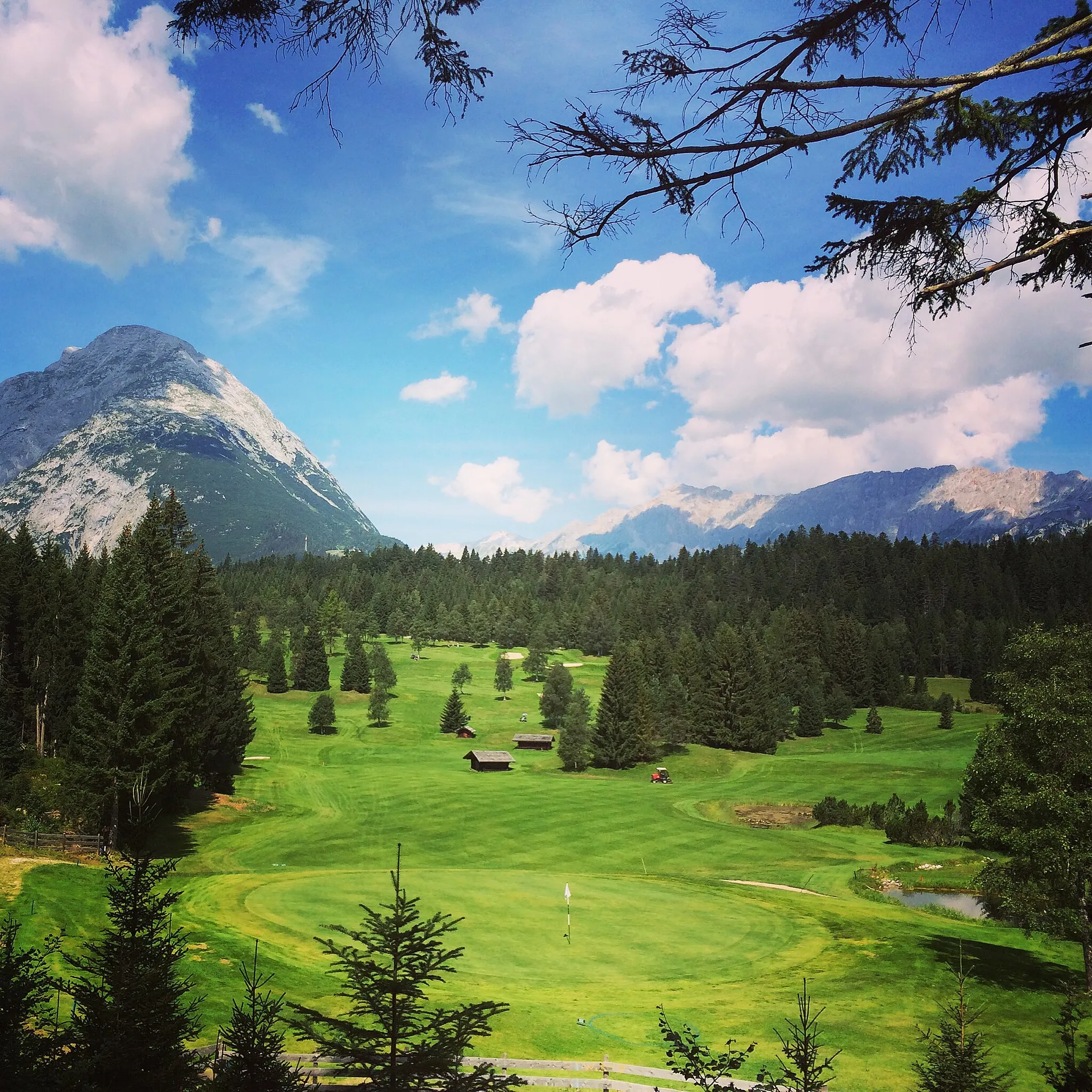 Photo showing: Golfplatz, Mösern